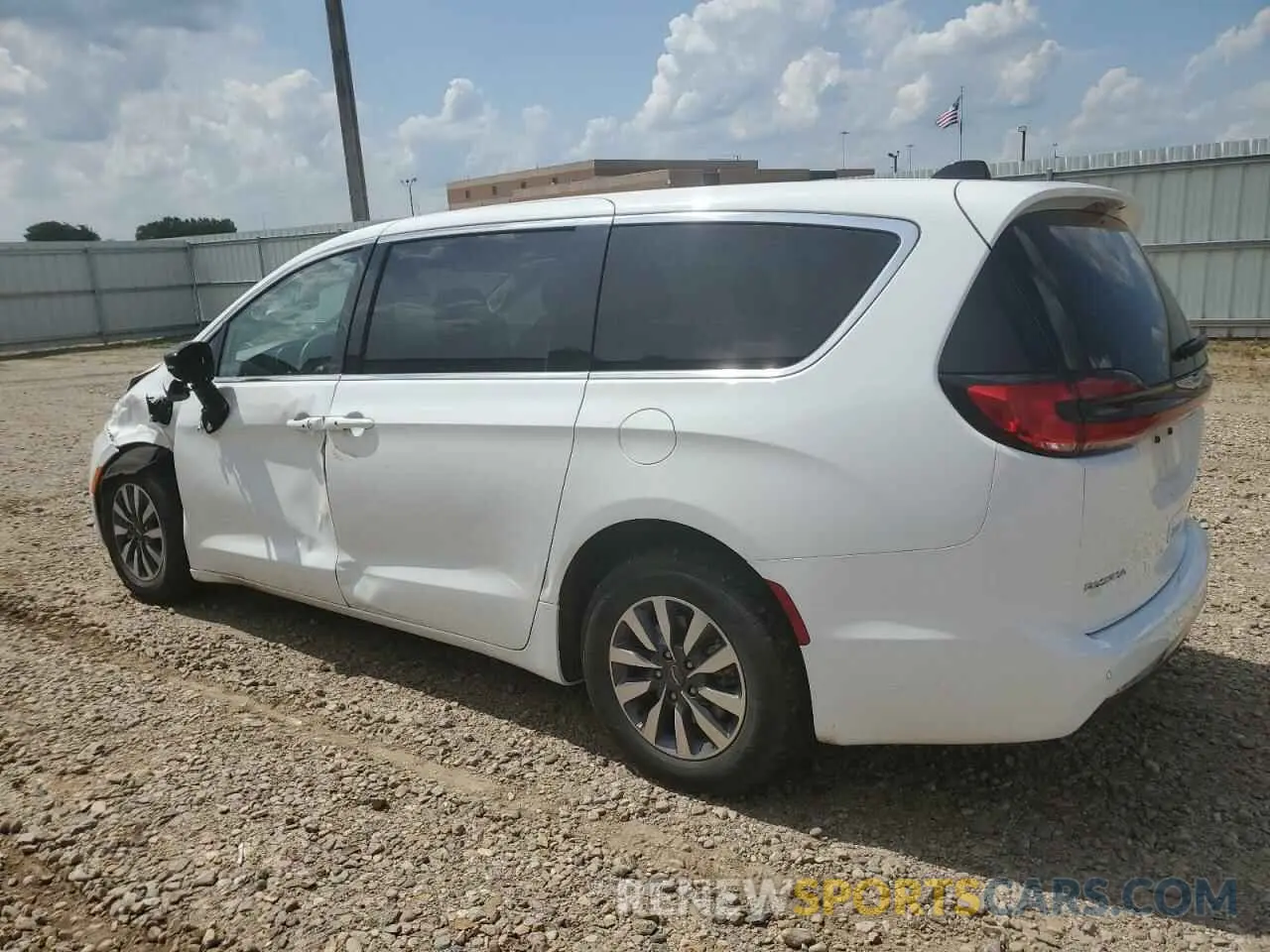 2 fotografías del automóvil dañado 2C4RC1S73RR118223 CHRYSLER PACIFICA 2024