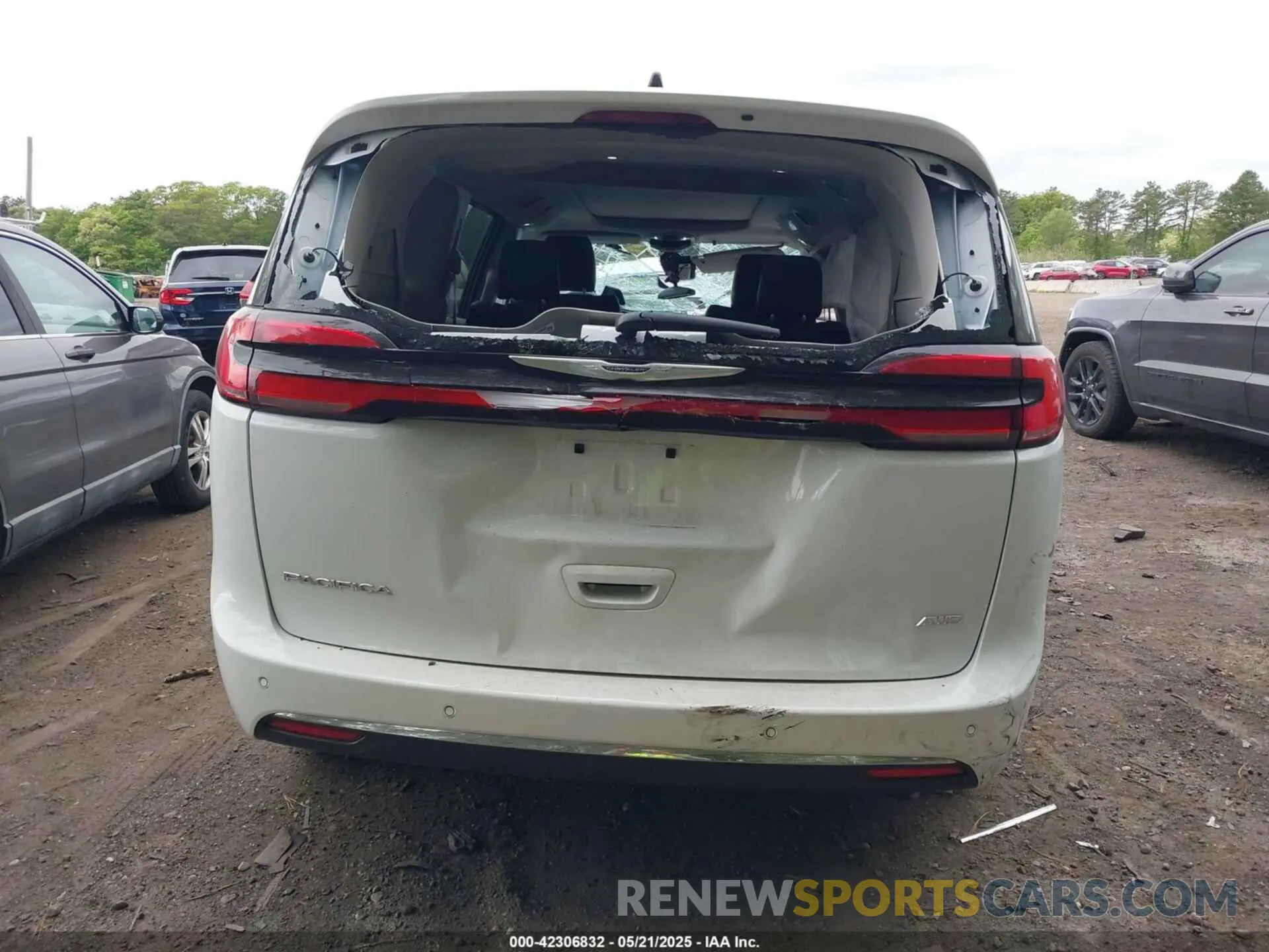 17 fotografías del automóvil dañado 2C4RC3BG0RR204617 CHRYSLER PACIFICA 2024