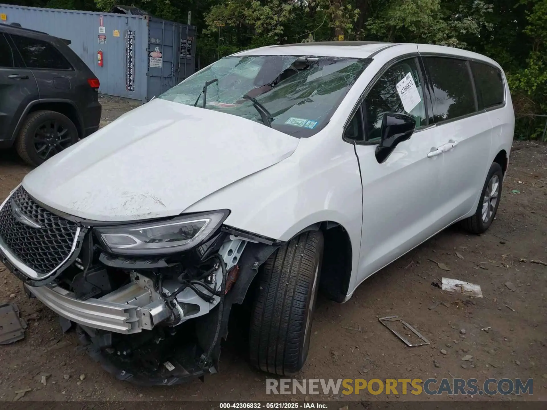 2 fotografías del automóvil dañado 2C4RC3BG0RR204617 CHRYSLER PACIFICA 2024