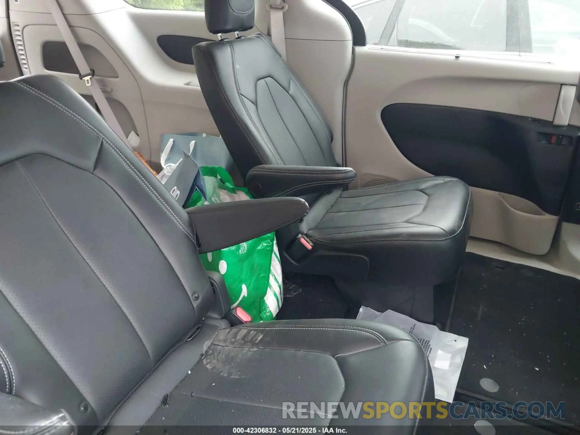 8 fotografías del automóvil dañado 2C4RC3BG0RR204617 CHRYSLER PACIFICA 2024