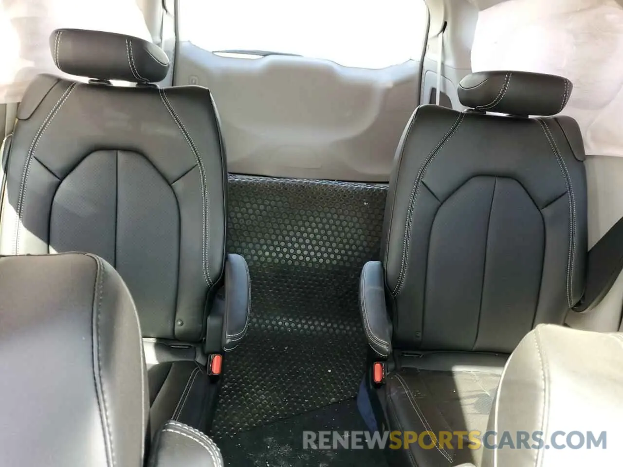10 fotografías del automóvil dañado 2C4RC3BG1RR203525 CHRYSLER PACIFICA 2024