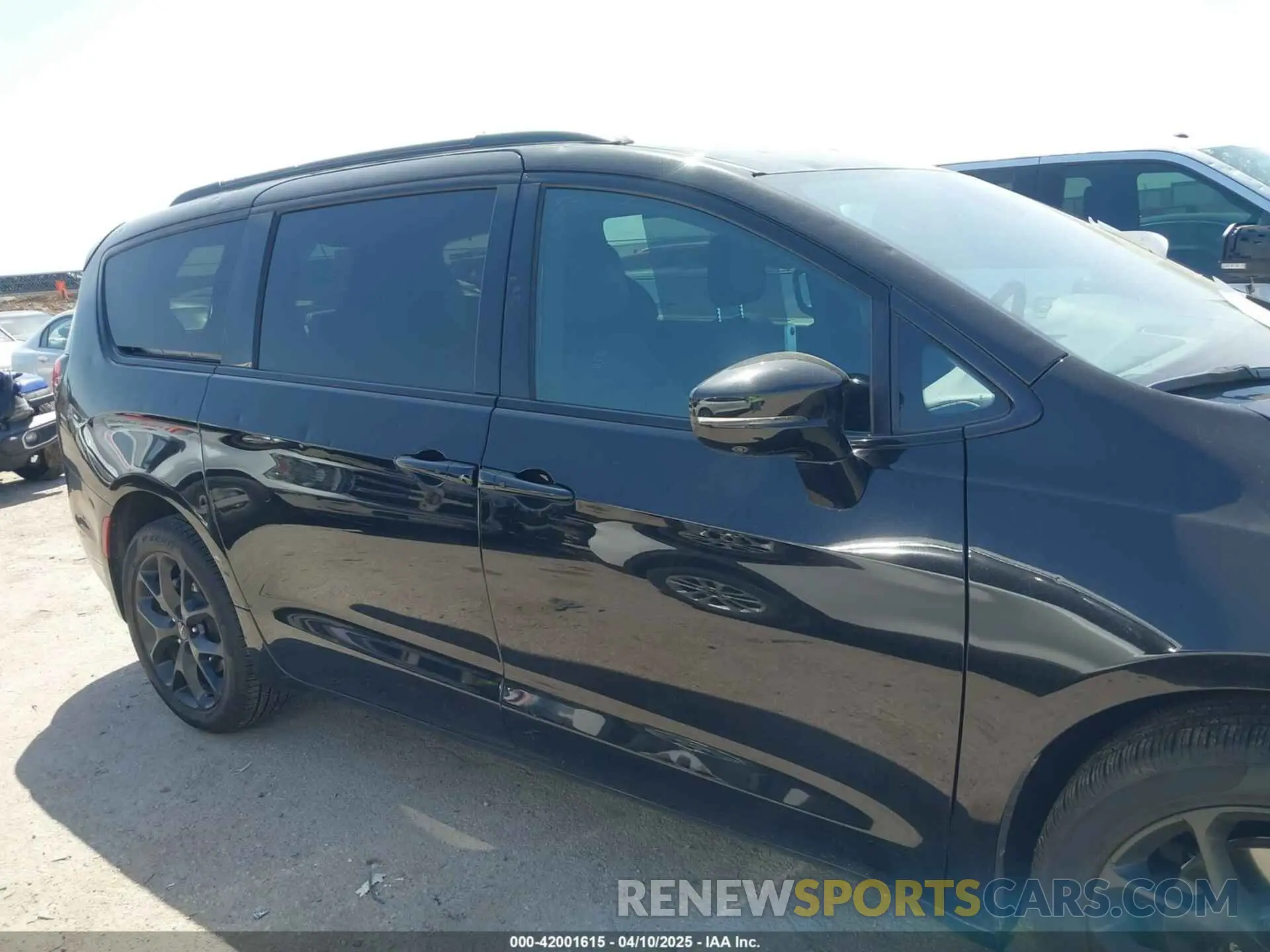 13 fotografías del automóvil dañado 2C4RC3BG2RR178361 CHRYSLER PACIFICA 2024