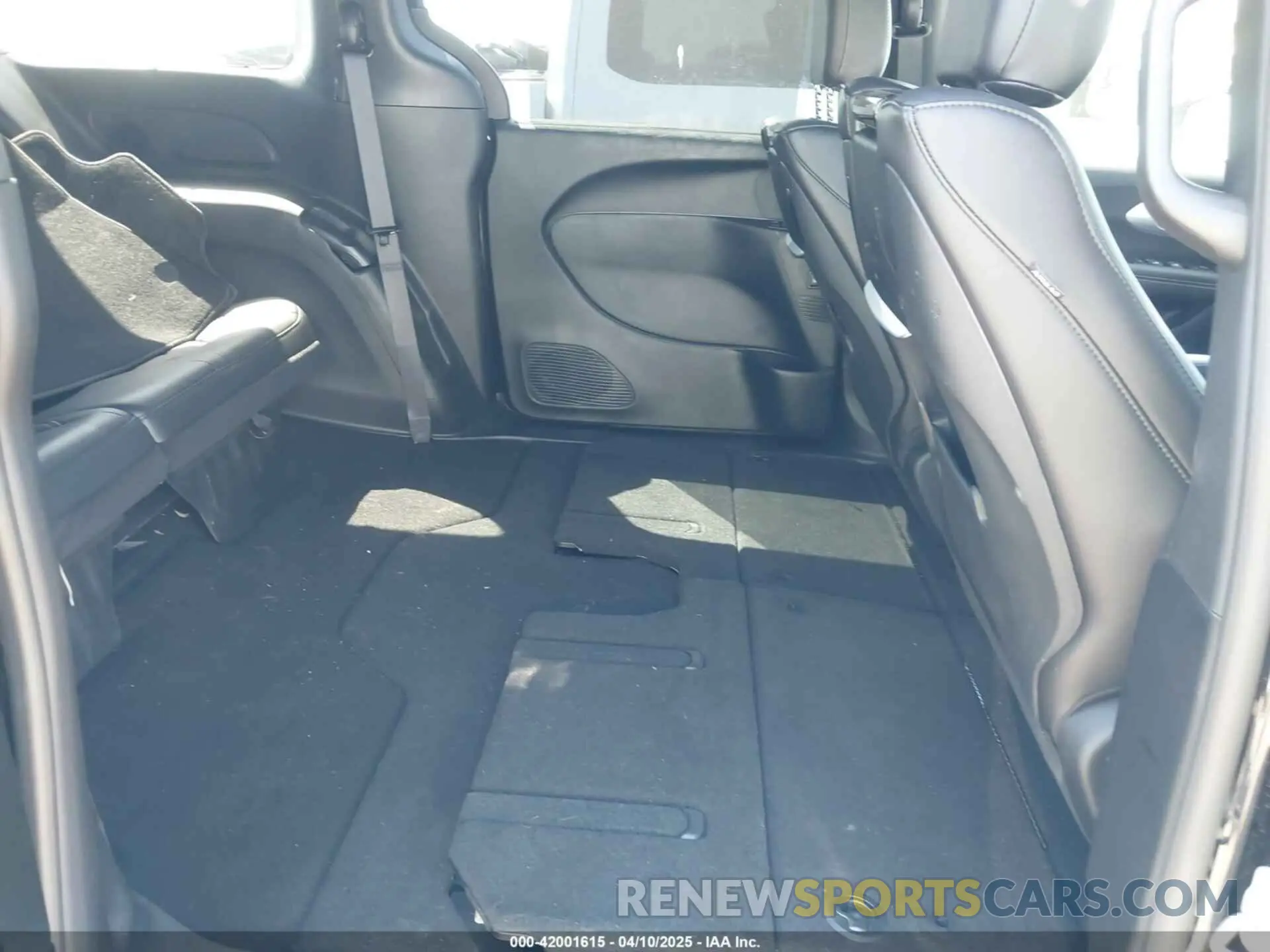 8 fotografías del automóvil dañado 2C4RC3BG2RR178361 CHRYSLER PACIFICA 2024