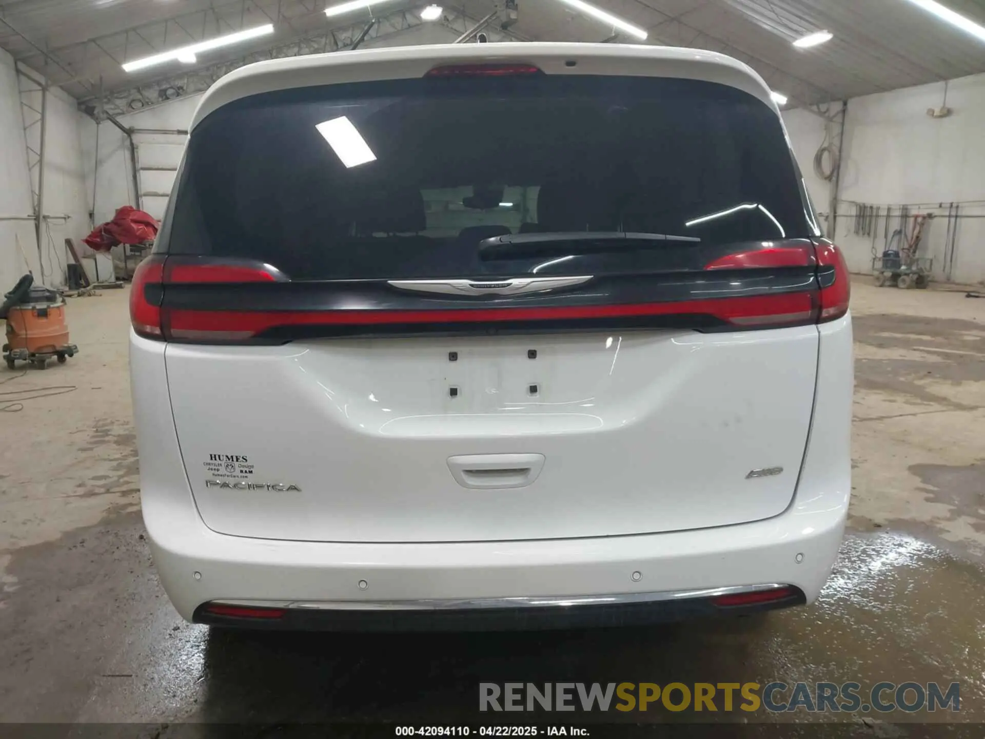 16 fotografías del automóvil dañado 2C4RC3BG4RR174909 CHRYSLER PACIFICA 2024
