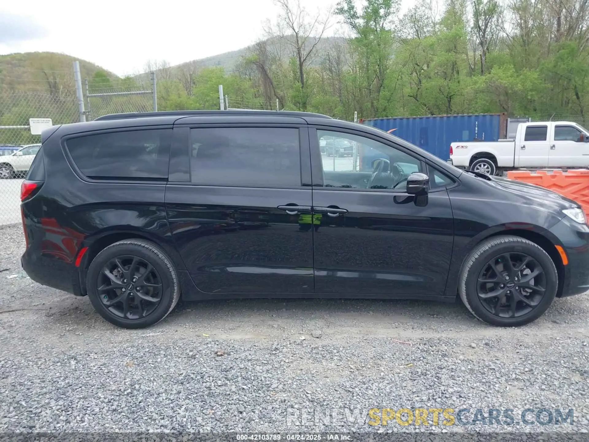 13 fotografías del automóvil dañado 2C4RC3BG6RR161241 CHRYSLER PACIFICA 2024