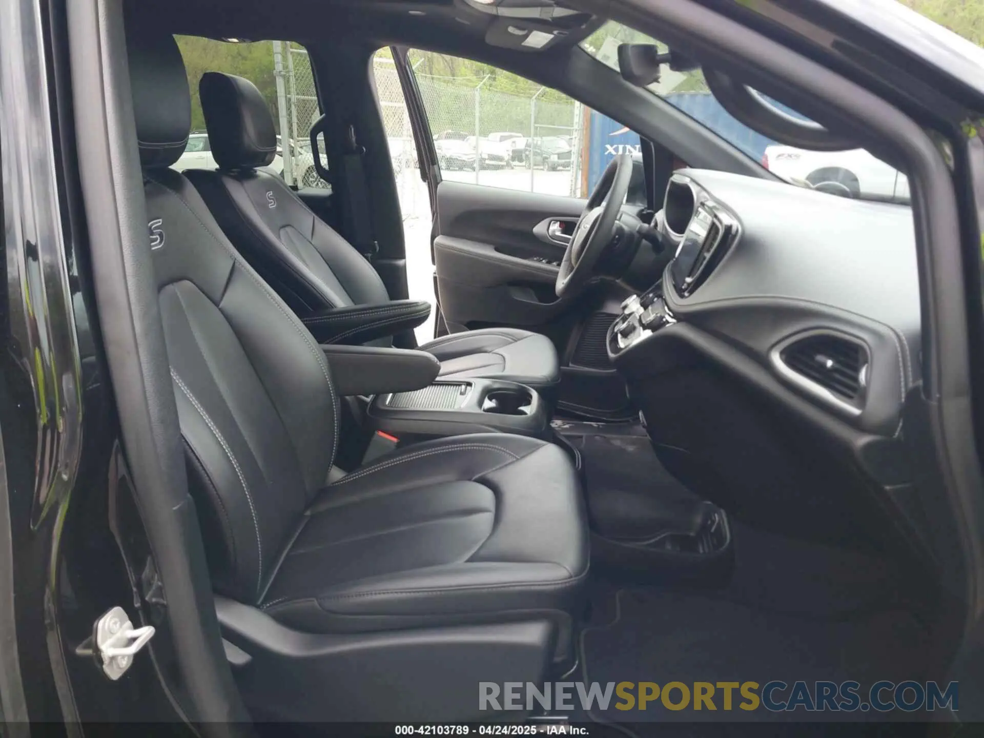 5 fotografías del automóvil dañado 2C4RC3BG6RR161241 CHRYSLER PACIFICA 2024