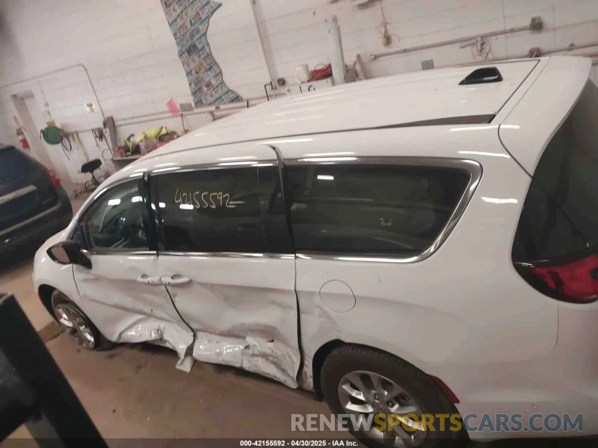 14 fotografías del automóvil dañado 2C4RC3BG7RR153925 CHRYSLER PACIFICA 2024