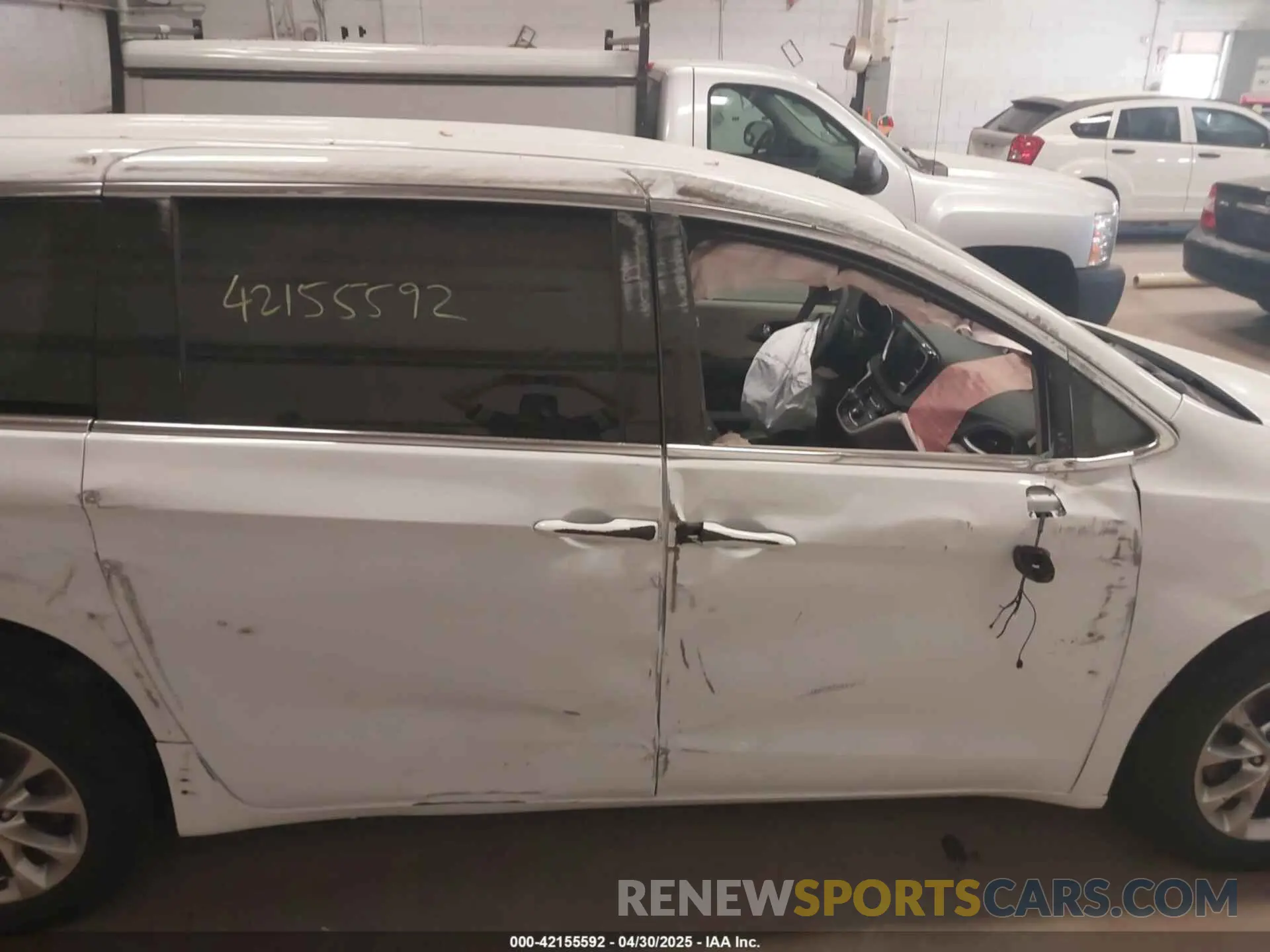 17 fotografías del automóvil dañado 2C4RC3BG7RR153925 CHRYSLER PACIFICA 2024