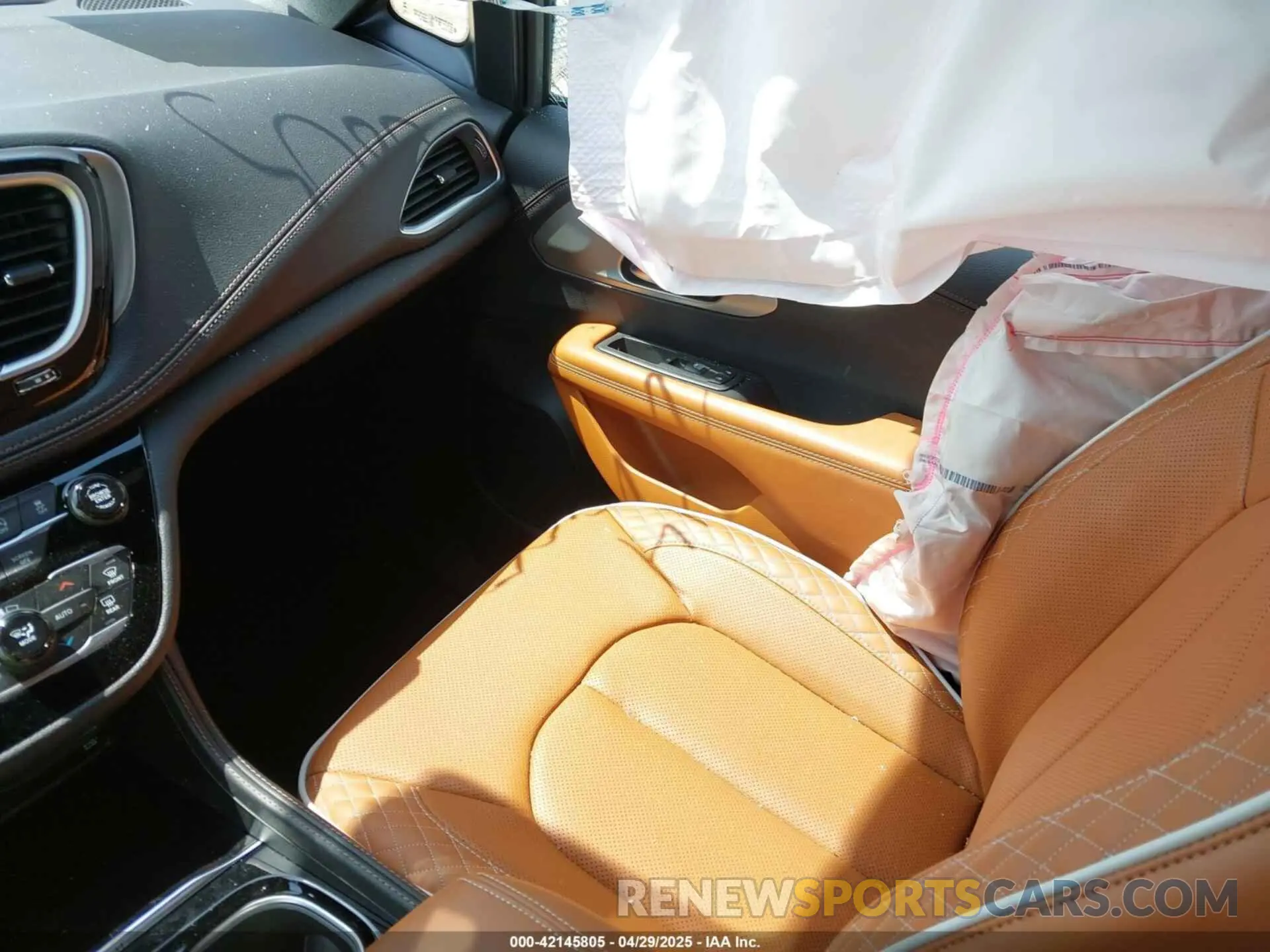 5 fotografías del automóvil dañado 2C4RC3PG6RR200340 CHRYSLER PACIFICA 2024