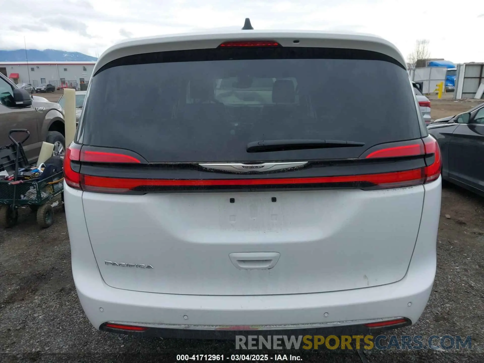 16 fotografías del automóvil dañado 2C4RC1BG0SR516589 CHRYSLER PACIFICA 2025