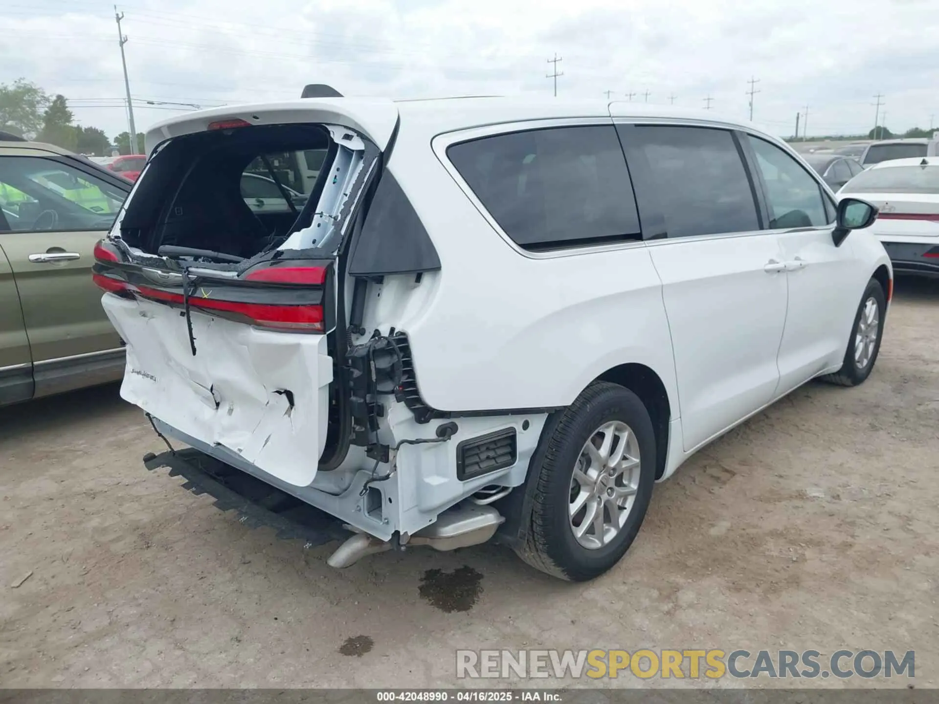 4 fotografías del automóvil dañado 2C4RC1BG0SR539337 CHRYSLER PACIFICA 2025