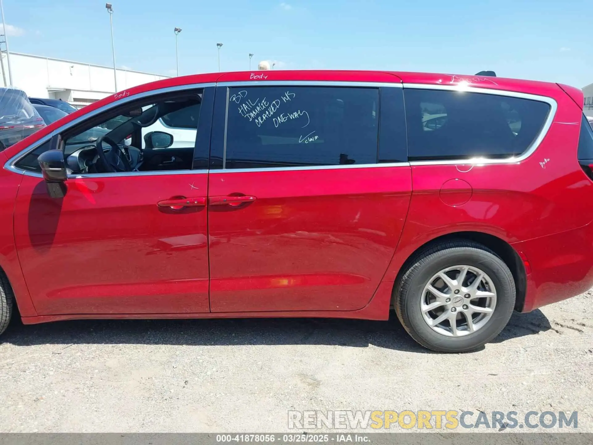 14 fotografías del automóvil dañado 2C4RC1BG1SR509859 CHRYSLER PACIFICA 2025
