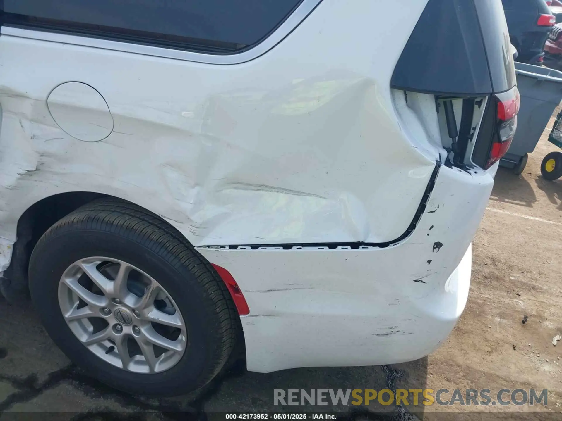 19 fotografías del automóvil dañado 2C4RC1BG1SR542831 CHRYSLER PACIFICA 2025