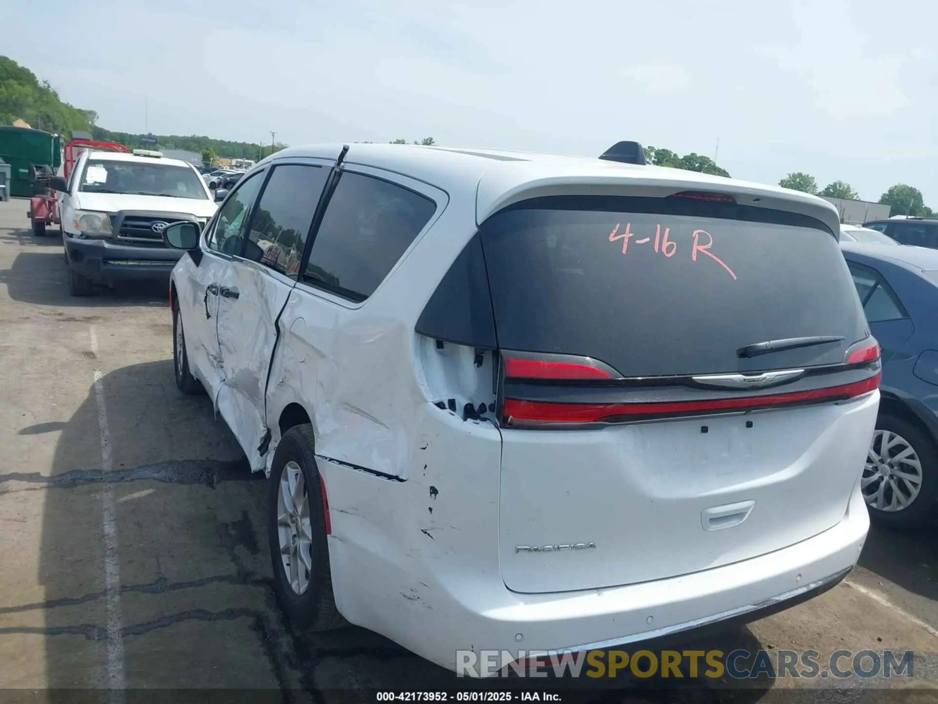 3 fotografías del automóvil dañado 2C4RC1BG1SR542831 CHRYSLER PACIFICA 2025