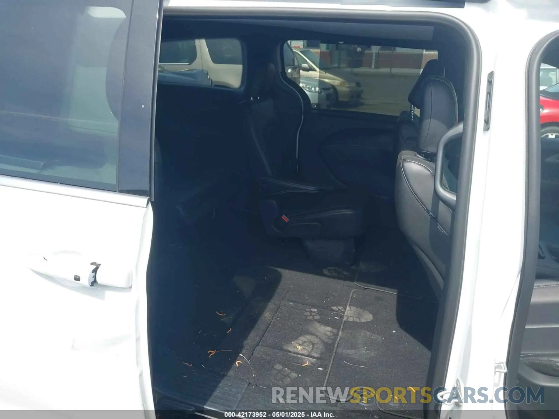 8 fotografías del automóvil dañado 2C4RC1BG1SR542831 CHRYSLER PACIFICA 2025