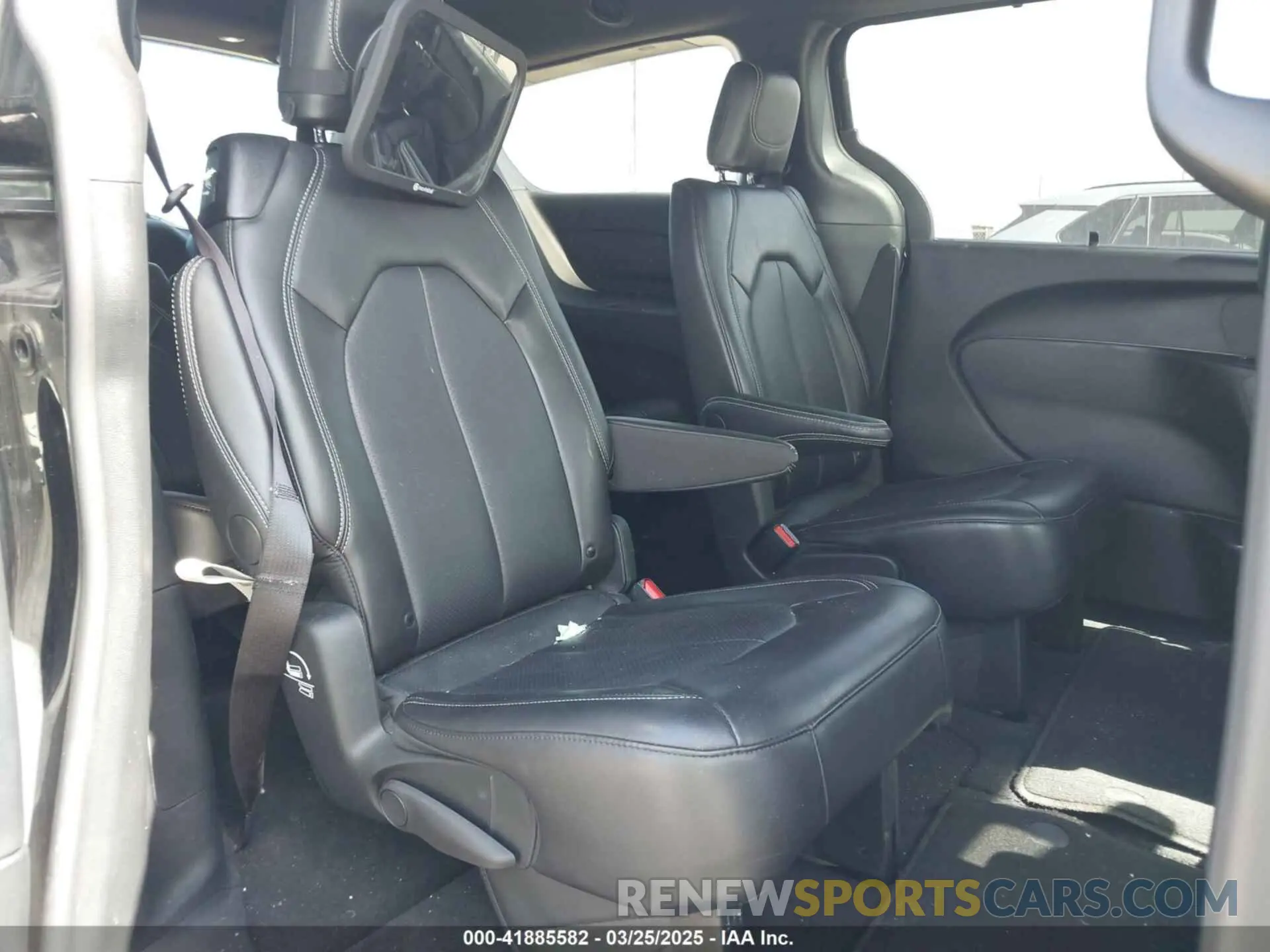 8 fotografías del automóvil dañado 2C4RC1BG2SR507313 CHRYSLER PACIFICA 2025
