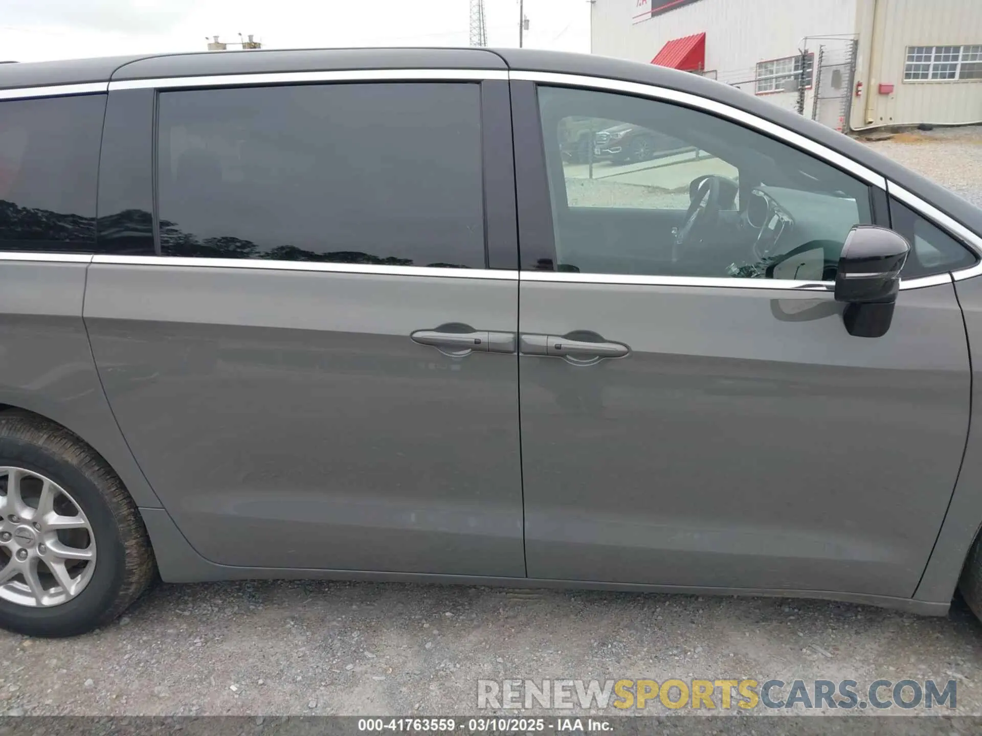 13 fotografías del automóvil dañado 2C4RC1BG5SR532478 CHRYSLER PACIFICA 2025