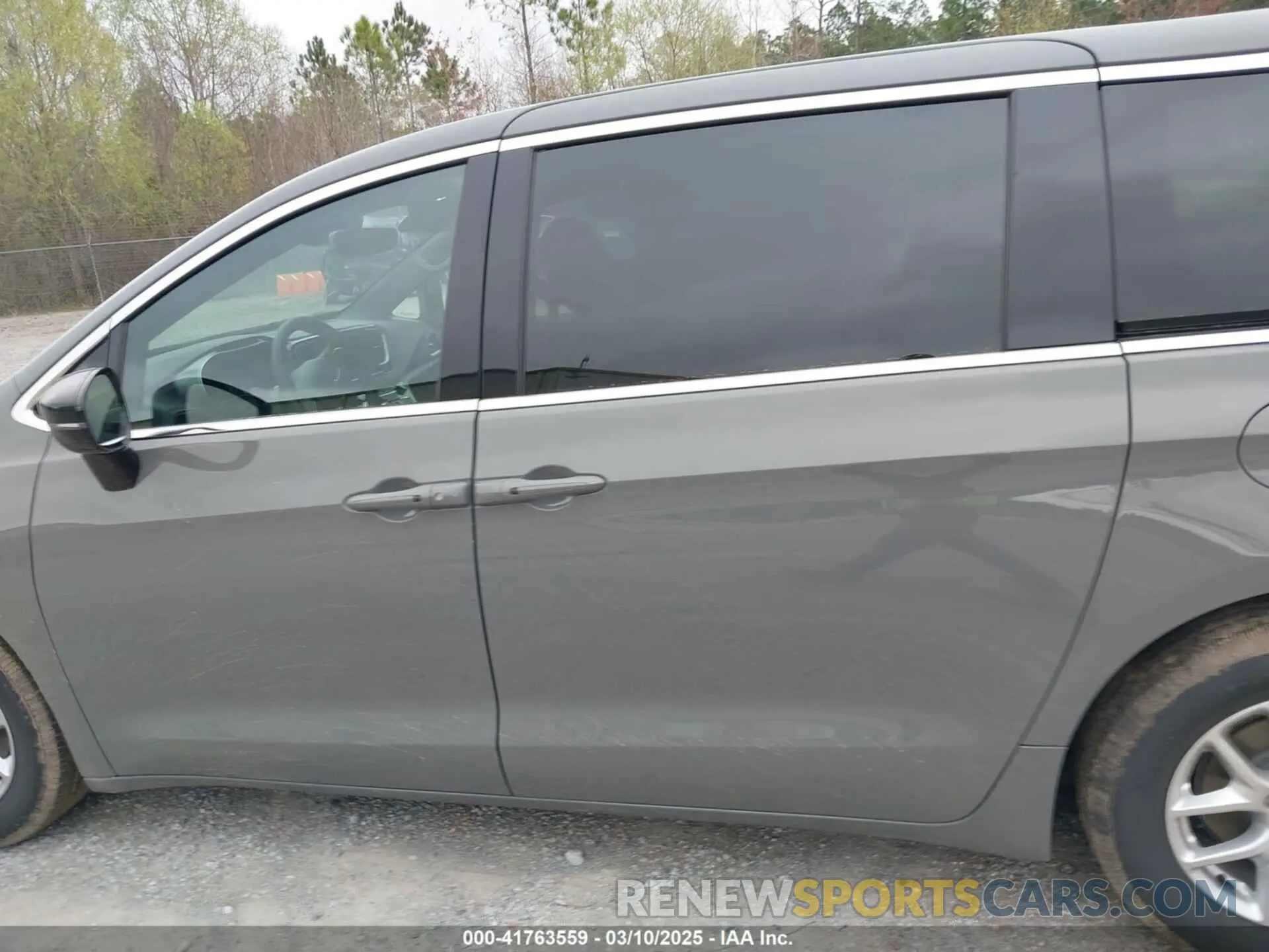 14 fotografías del automóvil dañado 2C4RC1BG5SR532478 CHRYSLER PACIFICA 2025