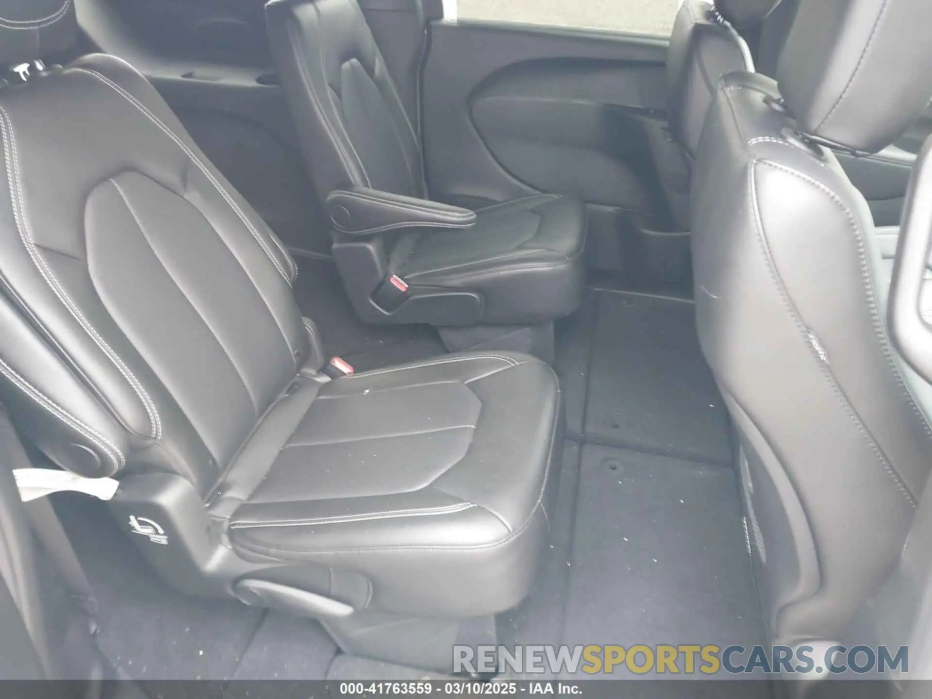8 fotografías del automóvil dañado 2C4RC1BG5SR532478 CHRYSLER PACIFICA 2025