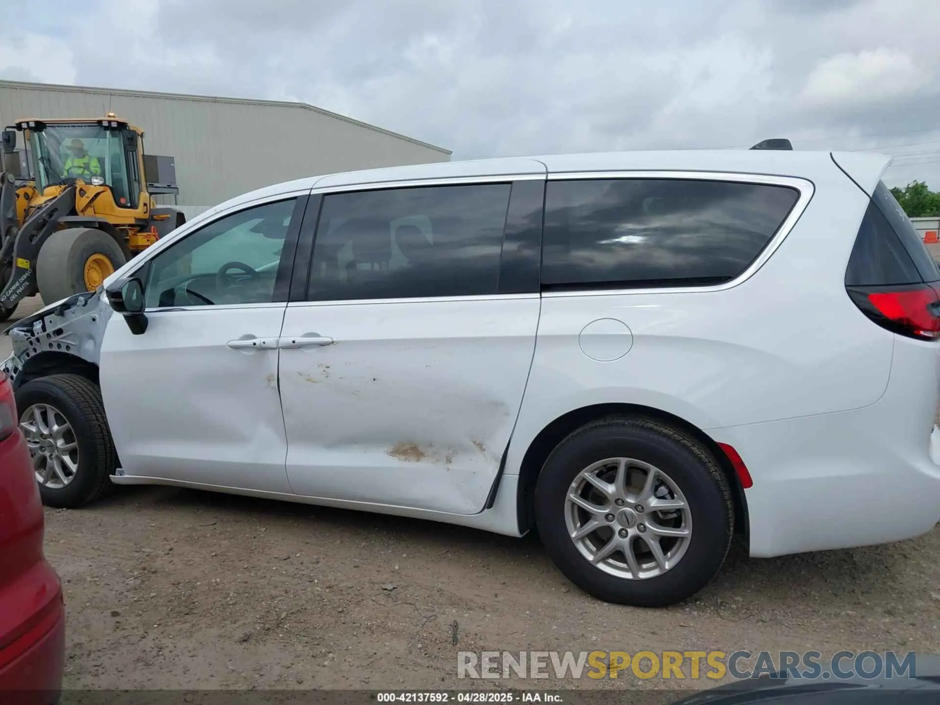 15 fotografías del automóvil dañado 2C4RC1BG7SR530912 CHRYSLER PACIFICA 2025