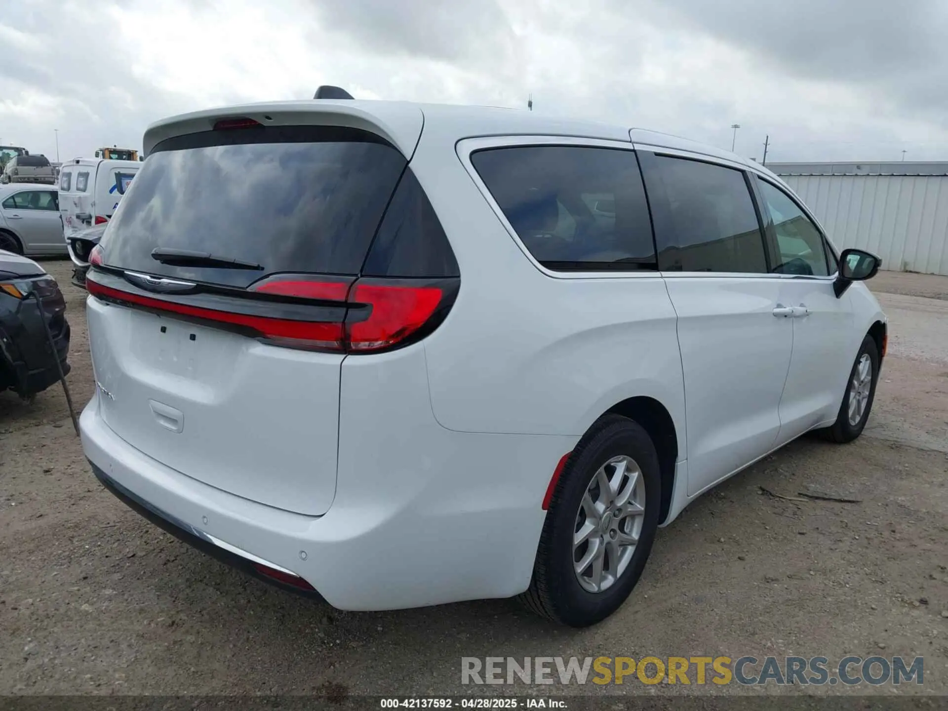 4 fotografías del automóvil dañado 2C4RC1BG7SR530912 CHRYSLER PACIFICA 2025
