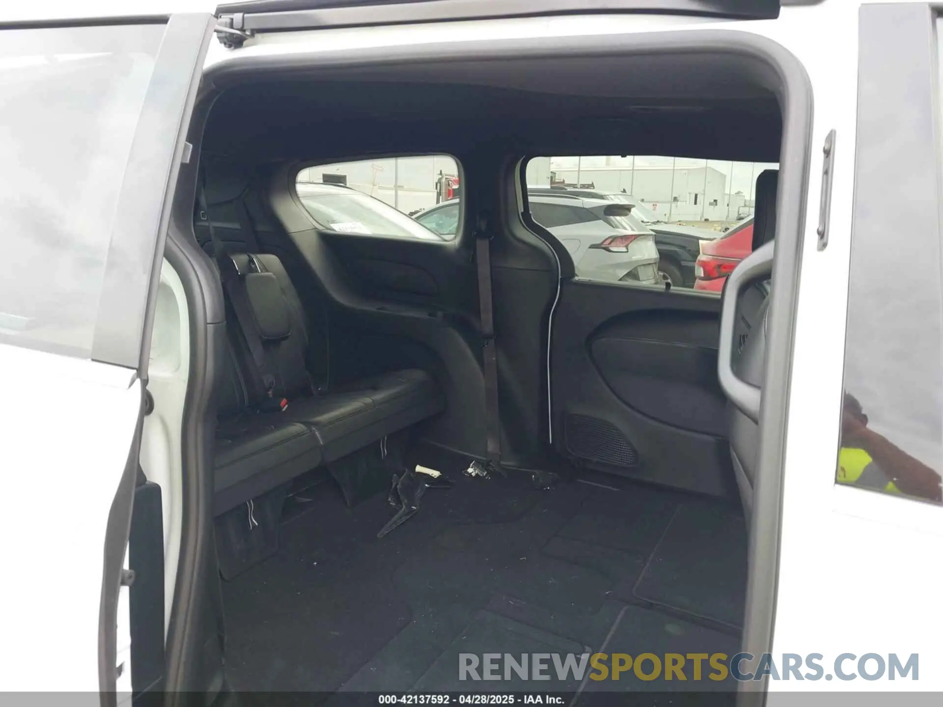 8 fotografías del automóvil dañado 2C4RC1BG7SR530912 CHRYSLER PACIFICA 2025