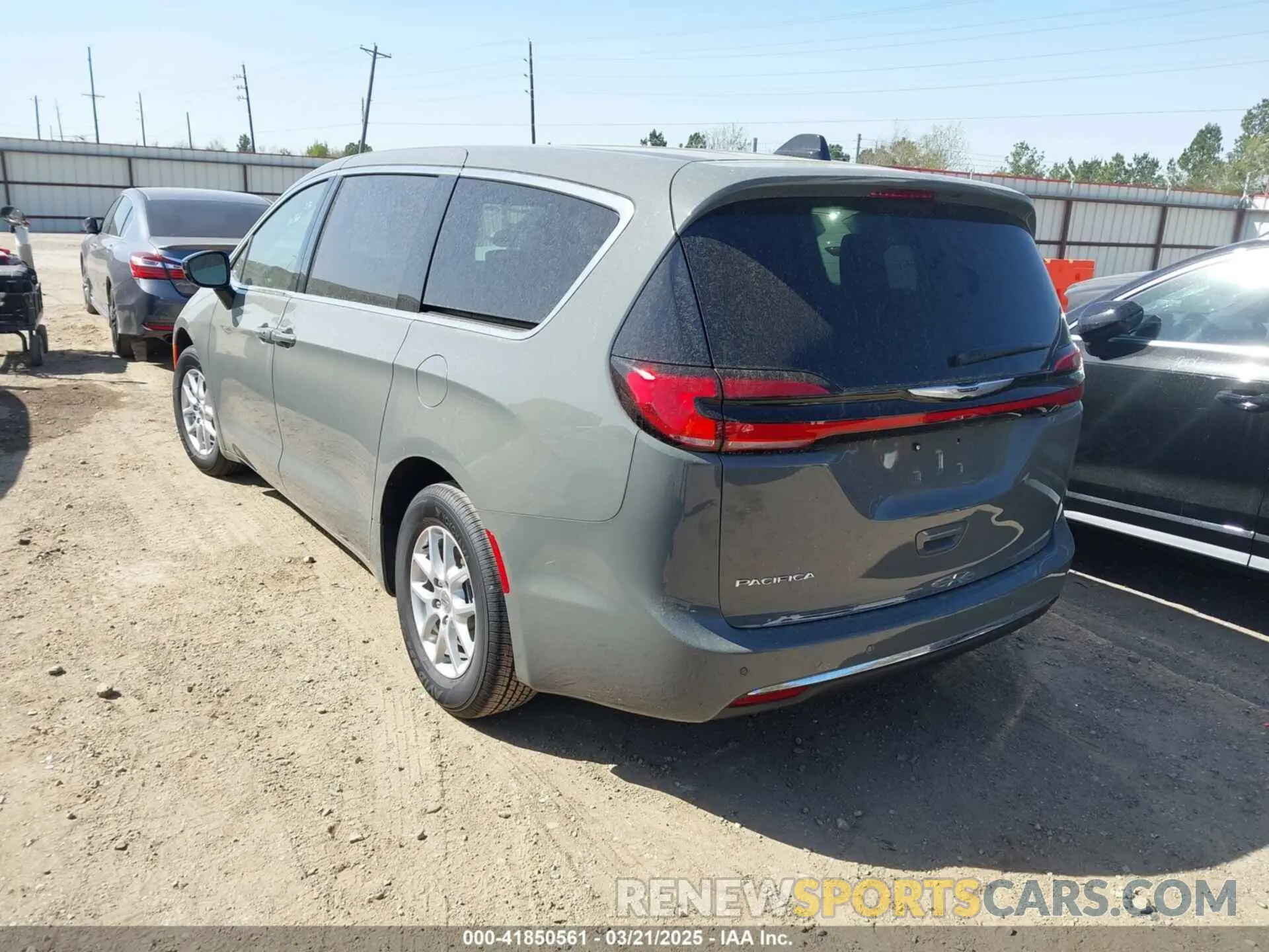 3 fotografías del automóvil dañado 2C4RC1BGXSR520567 CHRYSLER PACIFICA 2025