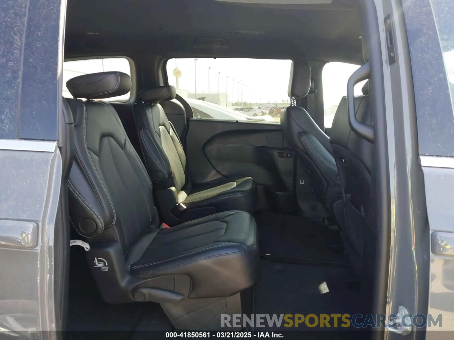 8 fotografías del automóvil dañado 2C4RC1BGXSR520567 CHRYSLER PACIFICA 2025