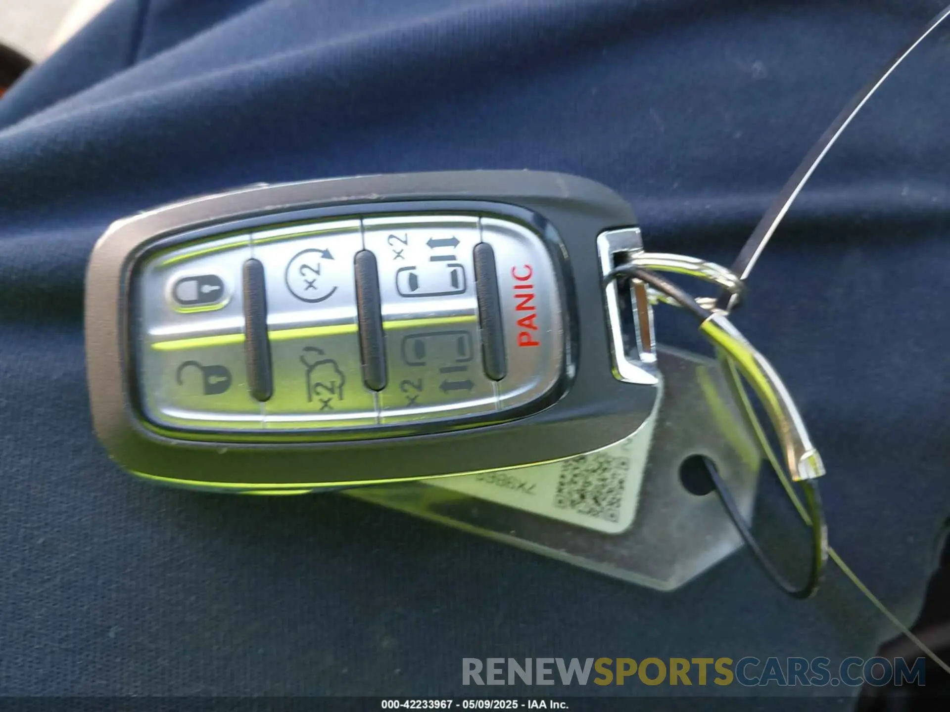 11 fotografías del automóvil dañado 2C4RC1GG3SR520158 CHRYSLER PACIFICA 2025