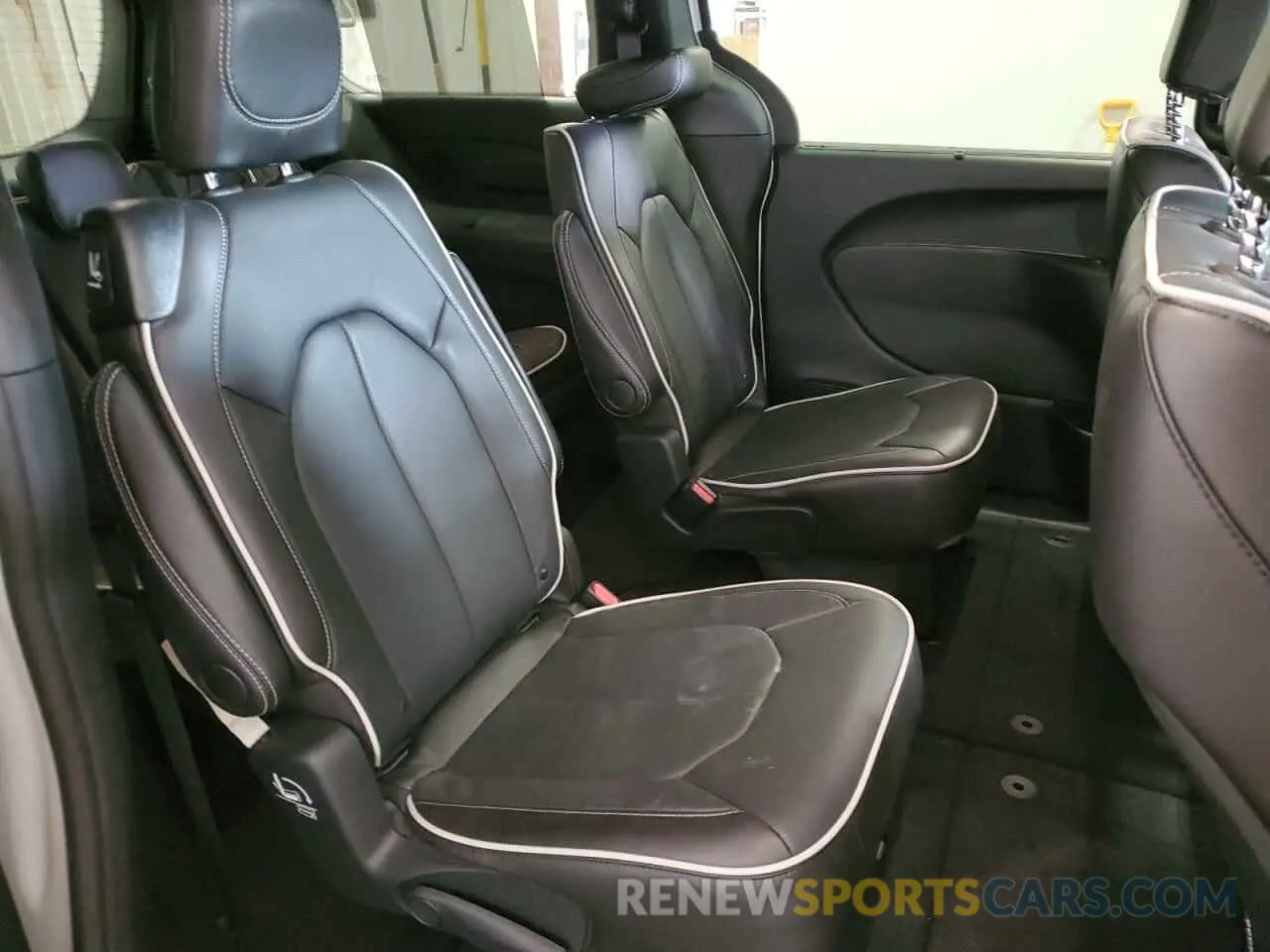 11 fotografías del automóvil dañado 2C4RC1GG5SR548799 CHRYSLER PACIFICA 2025