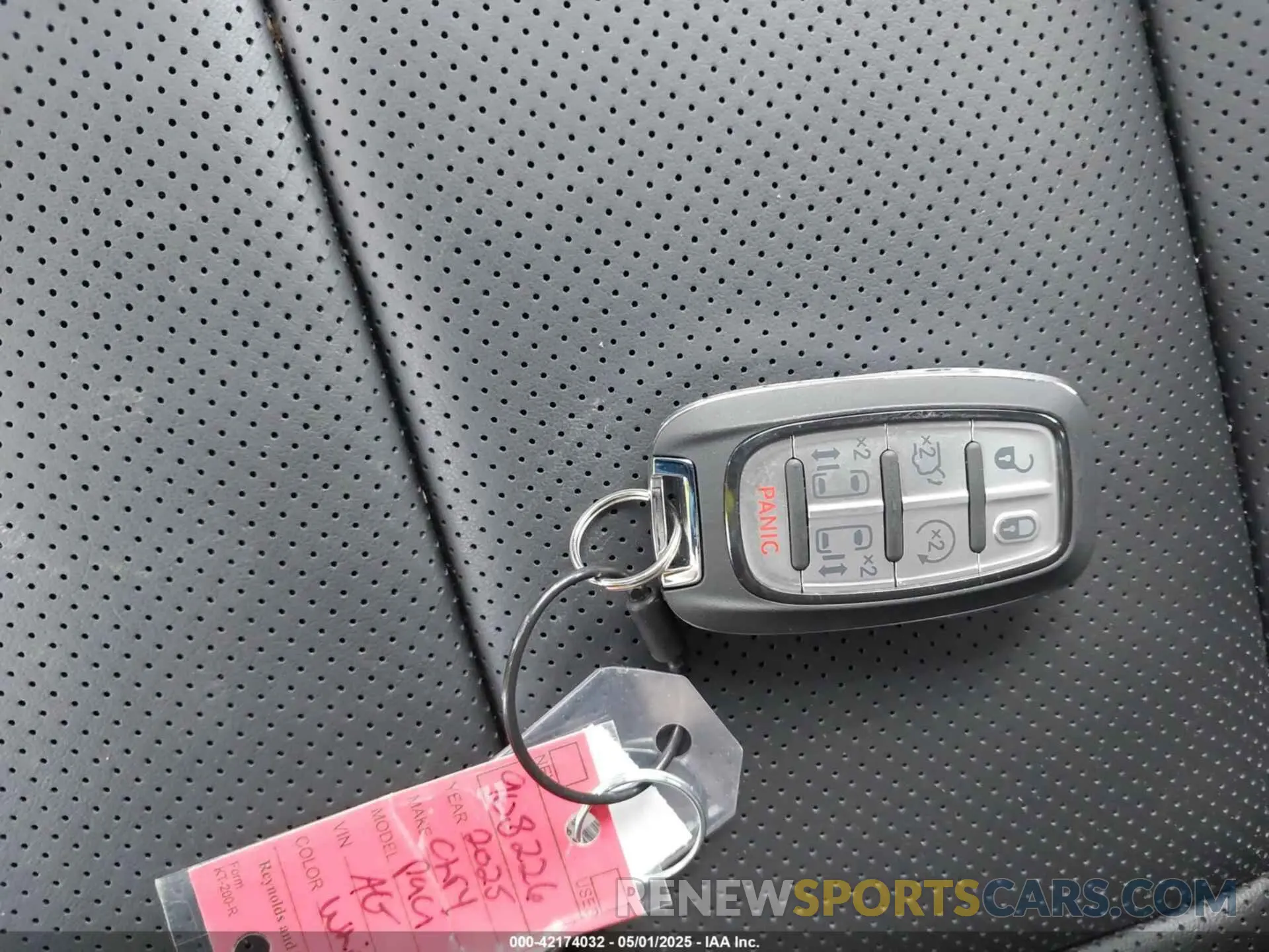 11 fotografías del automóvil dañado 2C4RC1GG7SR569489 CHRYSLER PACIFICA 2025