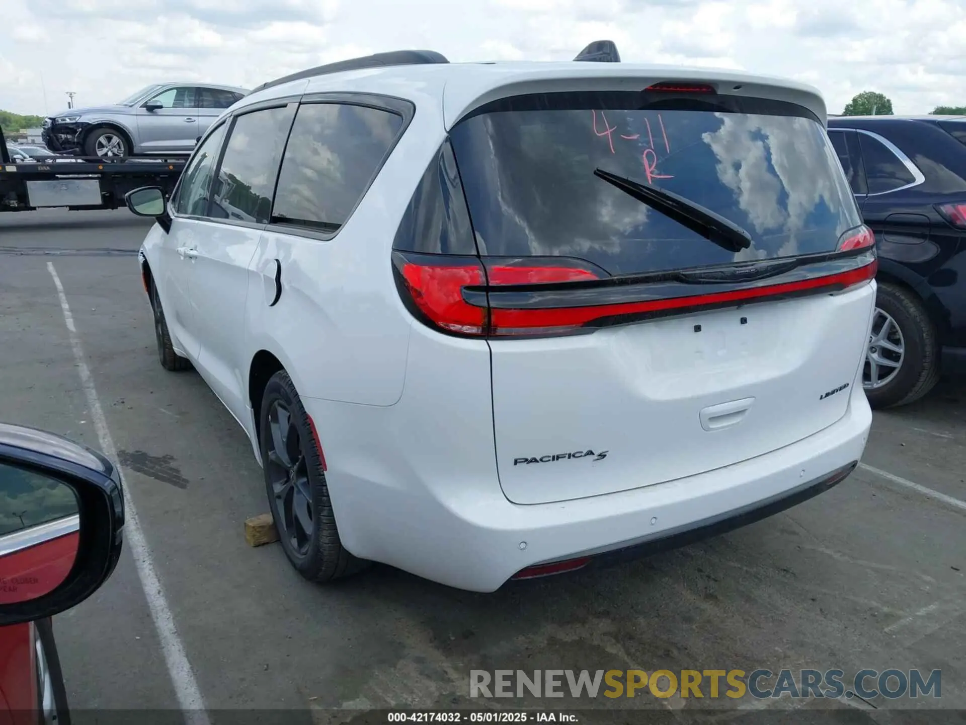 3 fotografías del automóvil dañado 2C4RC1GG7SR569489 CHRYSLER PACIFICA 2025