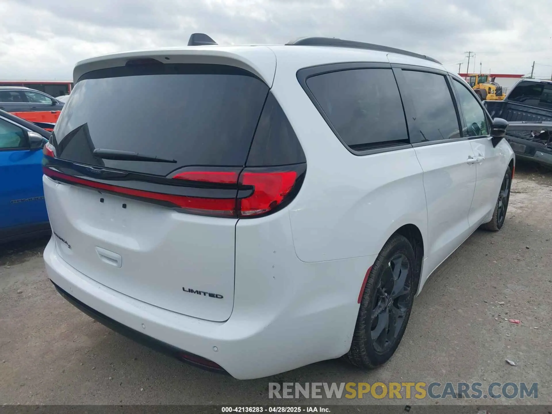 4 fotografías del automóvil dañado 2C4RC1GG9SR568974 CHRYSLER PACIFICA 2025