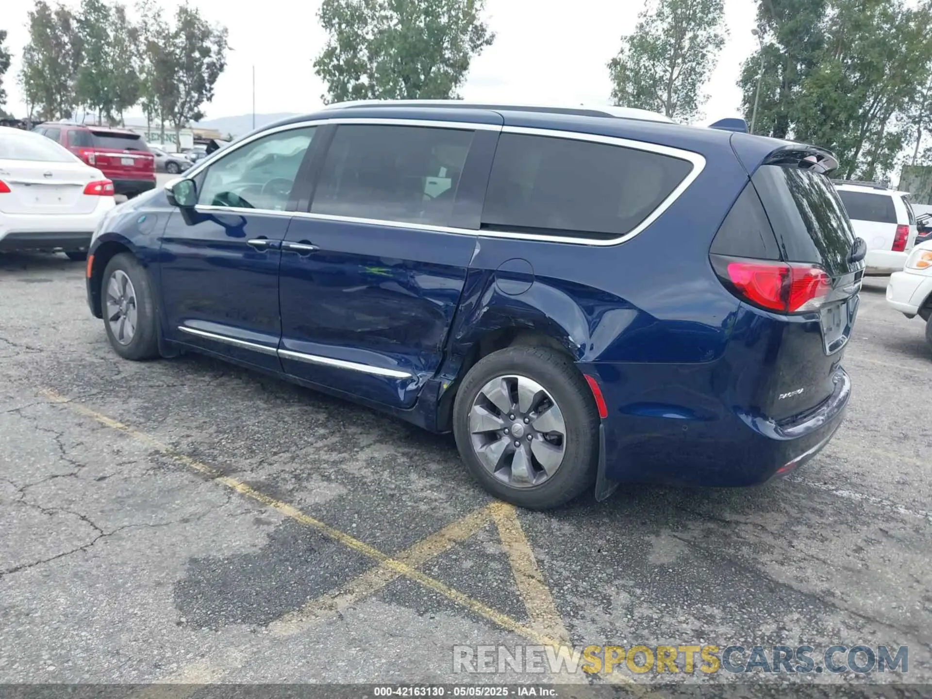 3 fotografías del automóvil dañado 2C4RC1N73KR668765 CHRYSLER PACIFICA HYBRID 2019