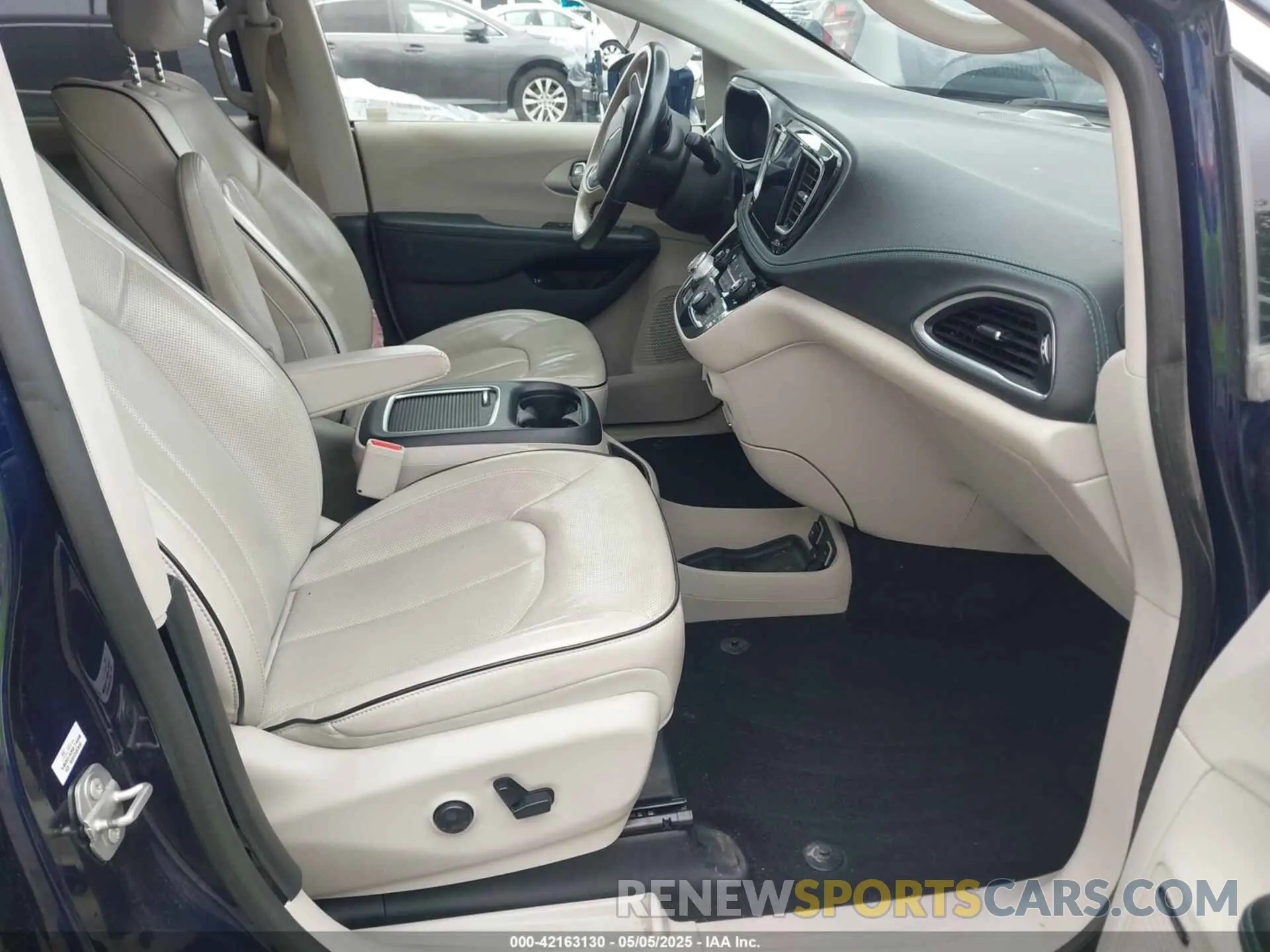5 fotografías del automóvil dañado 2C4RC1N73KR668765 CHRYSLER PACIFICA HYBRID 2019
