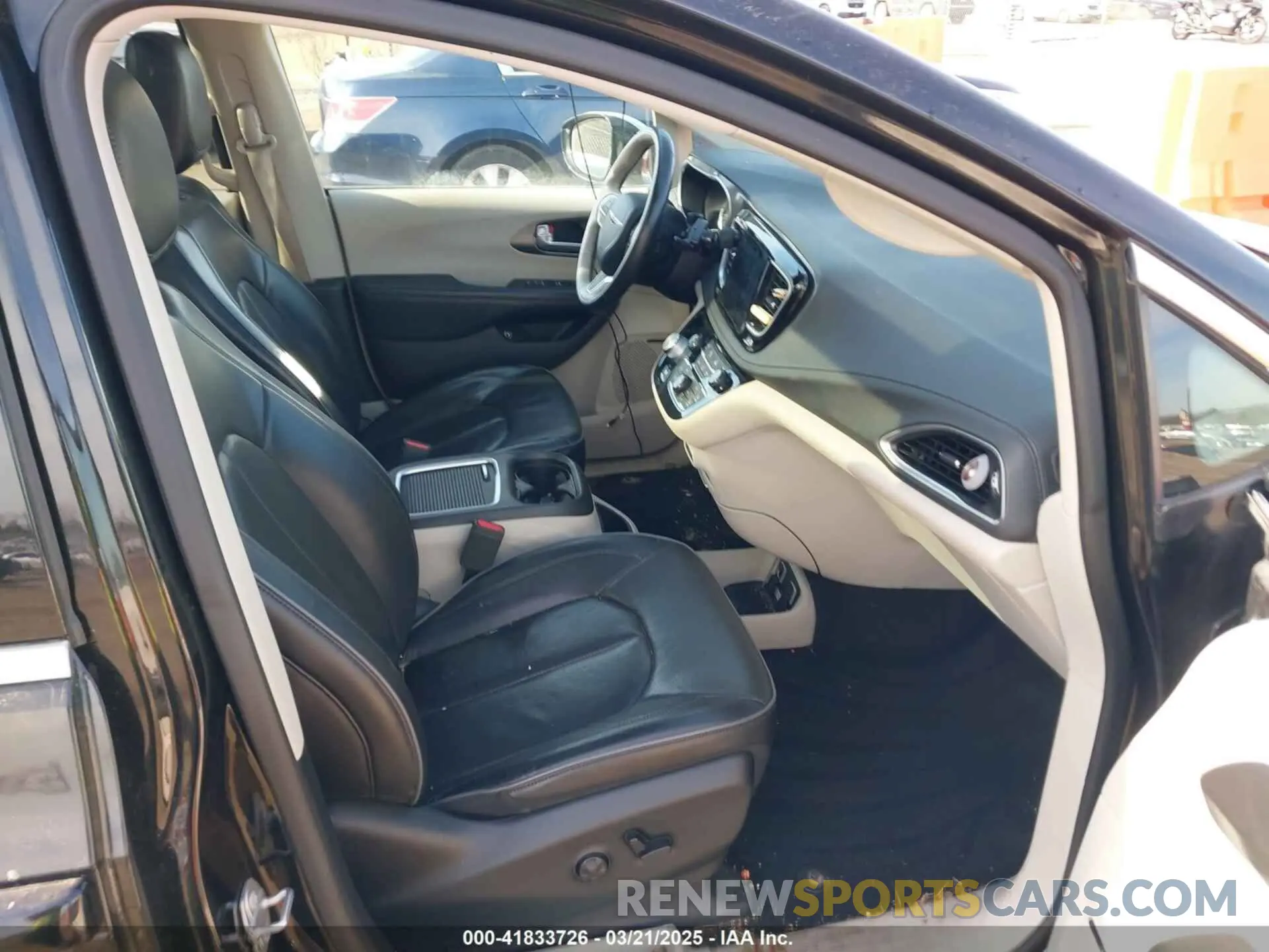 5 fotografías del automóvil dañado 2C4RC1N75KR500240 CHRYSLER PACIFICA HYBRID 2019