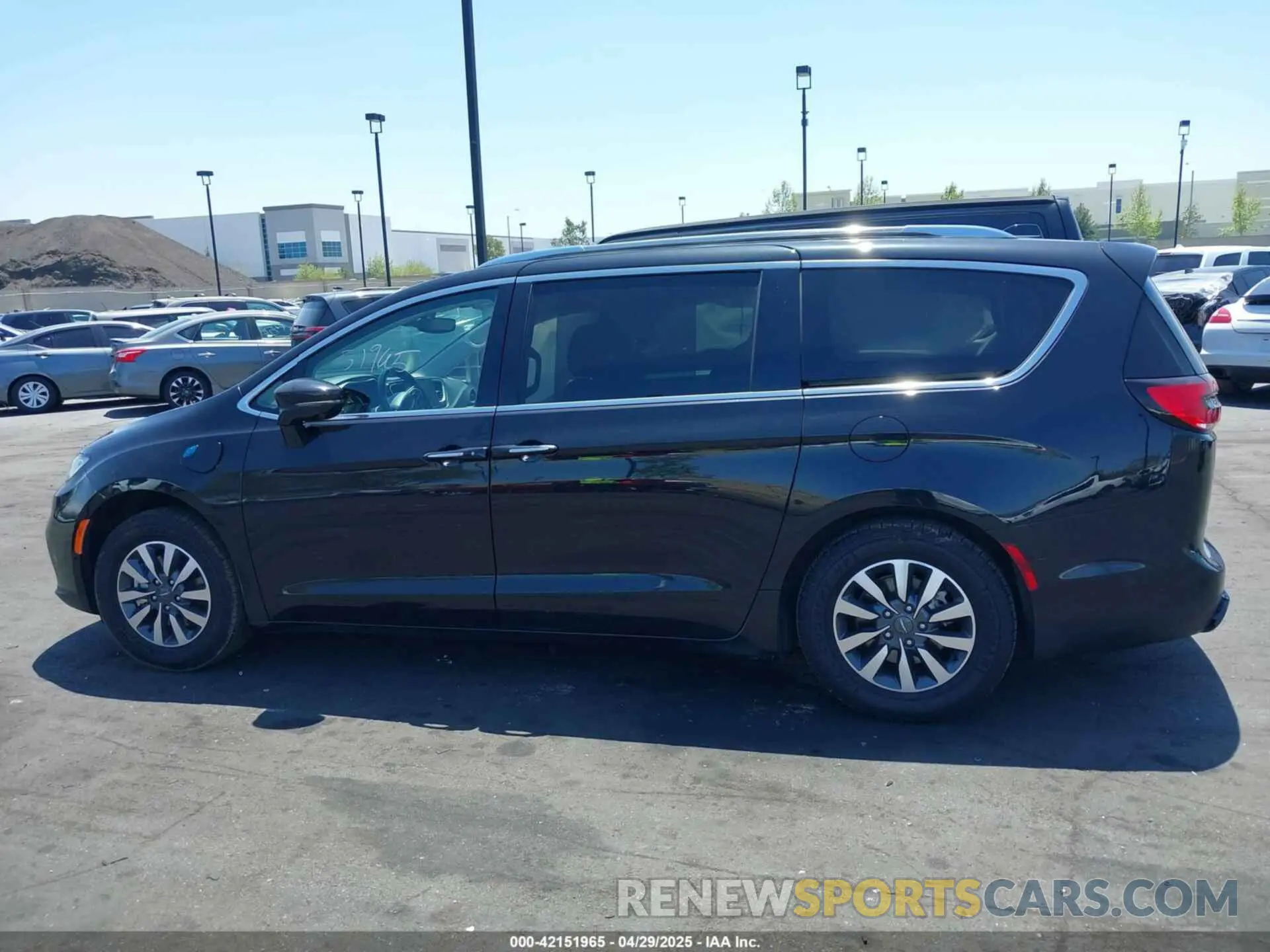 14 fotografías del automóvil dañado 2C4RC1L71MR599631 CHRYSLER PACIFICA HYBRID 2021
