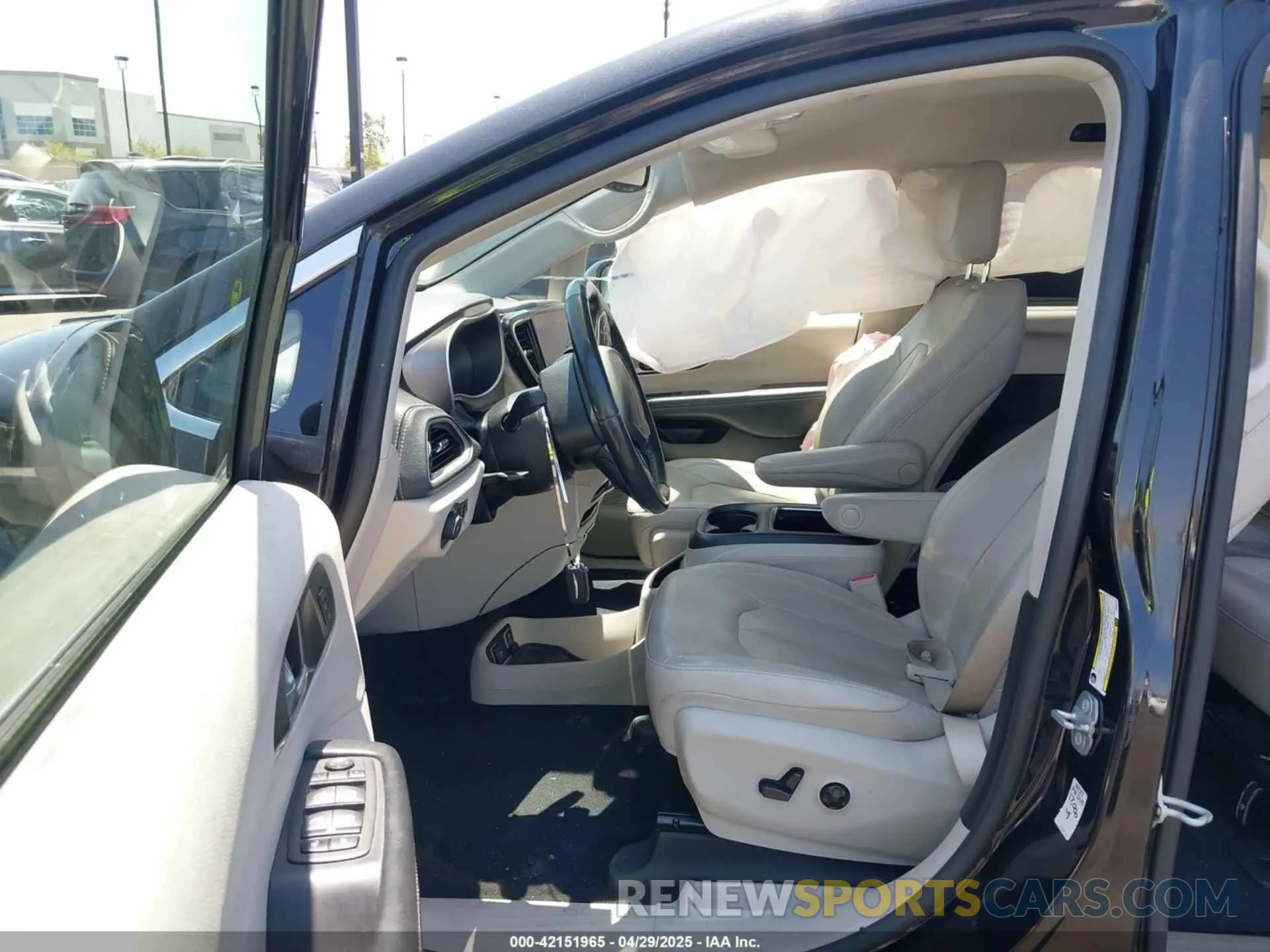 5 fotografías del automóvil dañado 2C4RC1L71MR599631 CHRYSLER PACIFICA HYBRID 2021