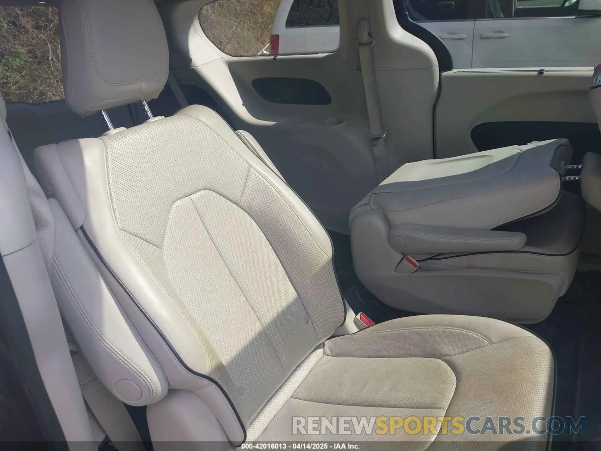 8 fotografías del automóvil dañado 2C4RC1S7XMR526887 CHRYSLER PACIFICA HYBRID 2021