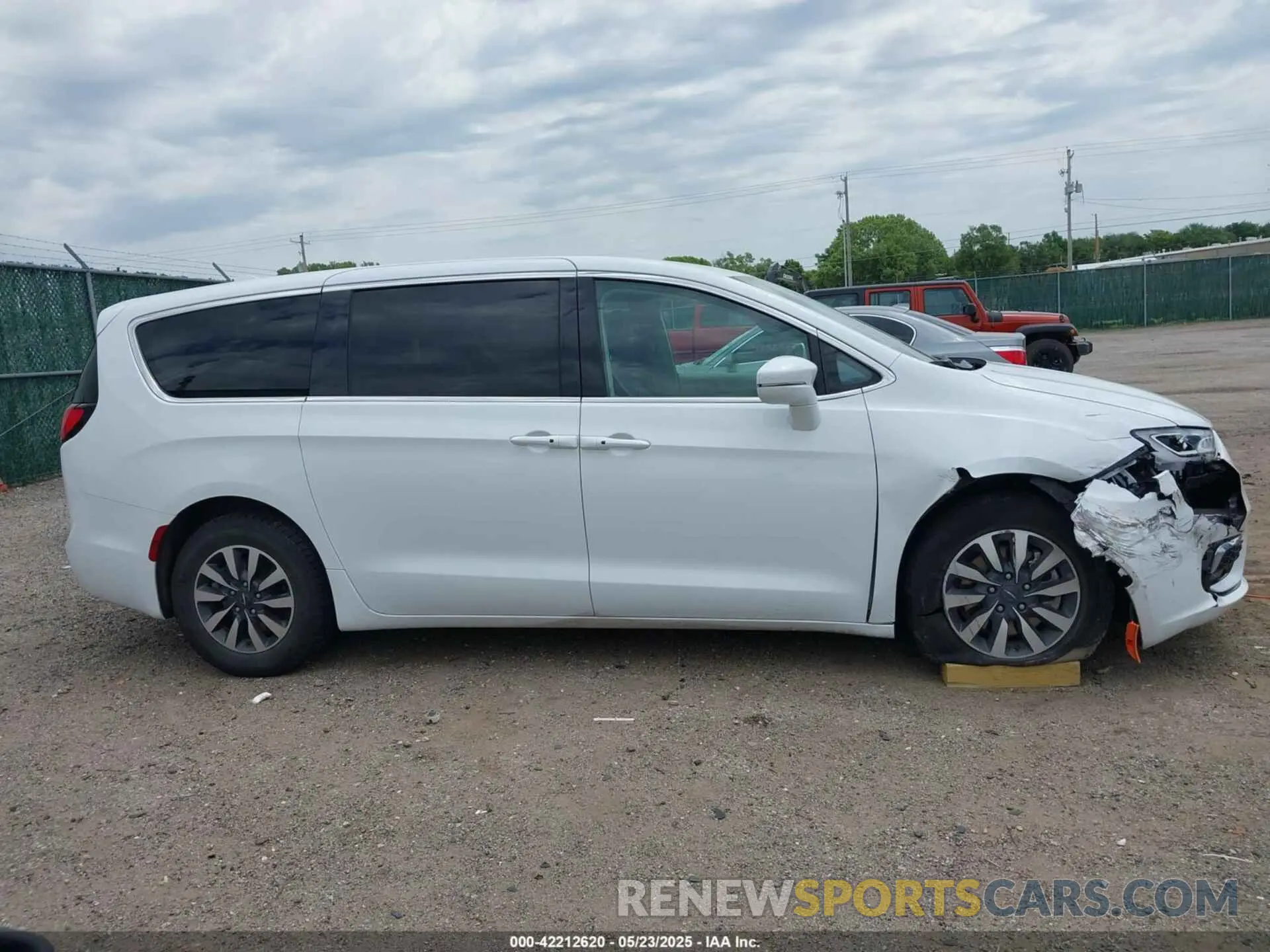 13 fotografías del automóvil dañado 2C4RC1L71NR164223 CHRYSLER PACIFICA HYBRID 2022