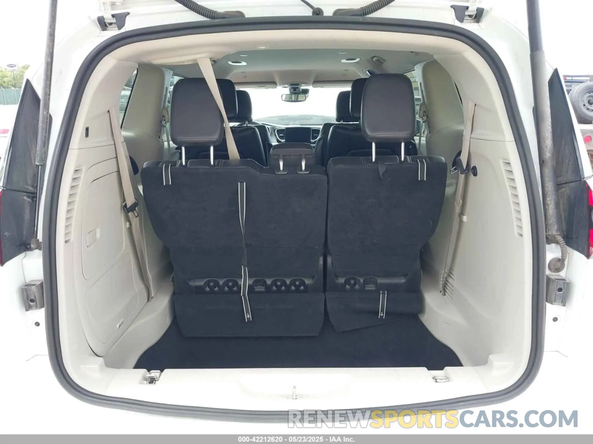 16 fotografías del automóvil dañado 2C4RC1L71NR164223 CHRYSLER PACIFICA HYBRID 2022