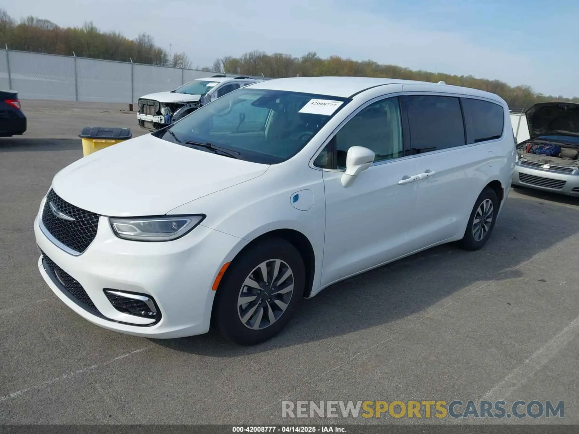 2 fotografías del automóvil dañado 2C4RC1L71NR173861 CHRYSLER PACIFICA HYBRID 2022