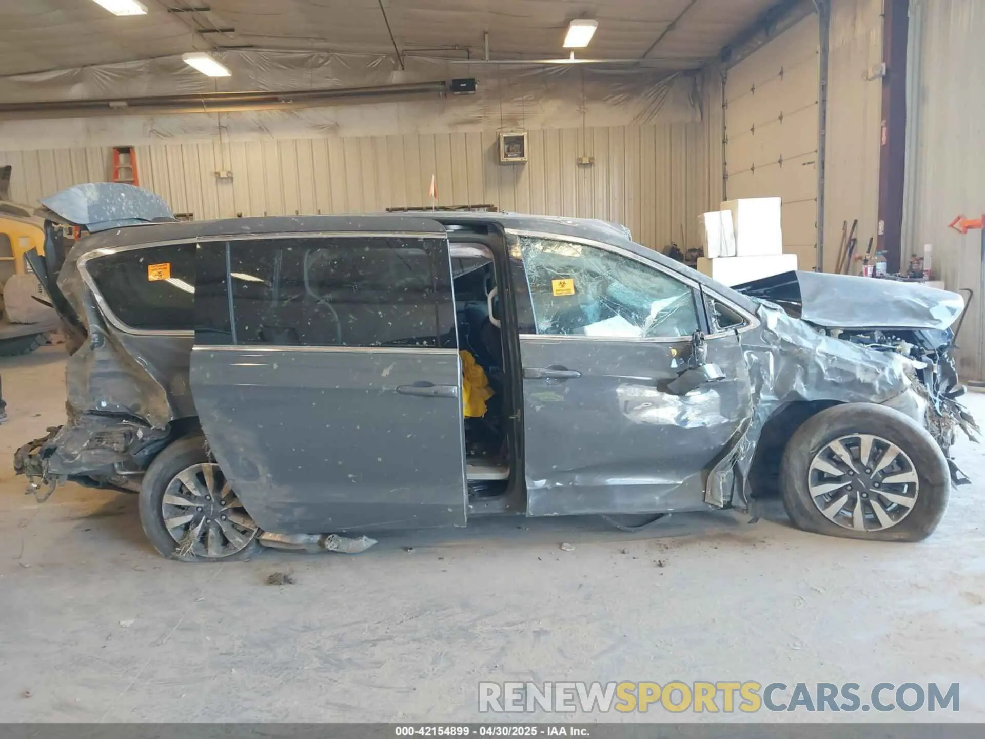 13 fotografías del automóvil dañado 2C4RC1L74NR212569 CHRYSLER PACIFICA HYBRID 2022