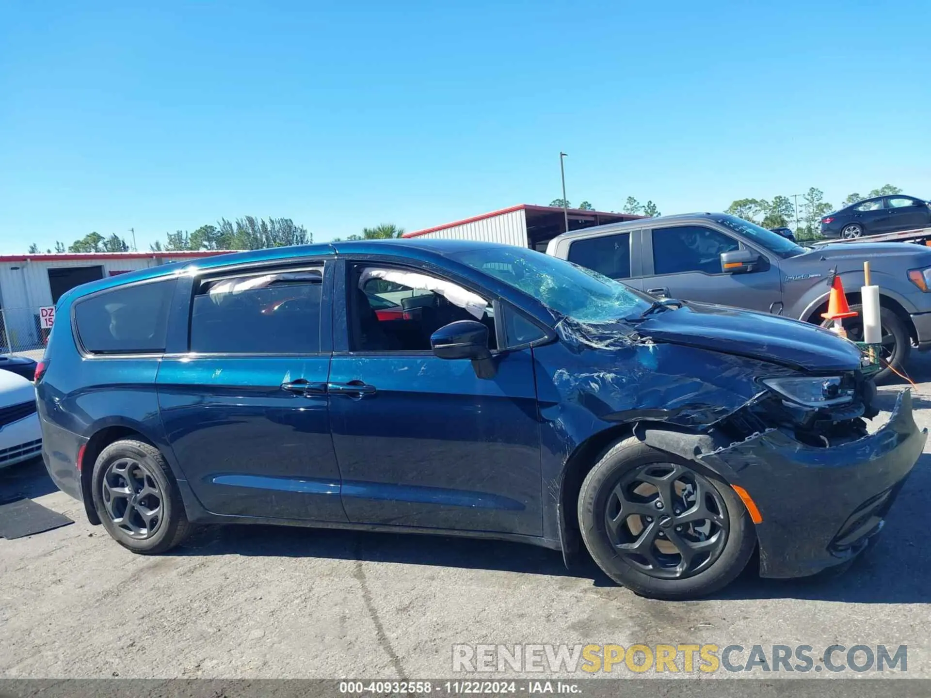 13 fotografías del automóvil dañado 2C4RC1L77NR202425 CHRYSLER PACIFICA HYBRID 2022
