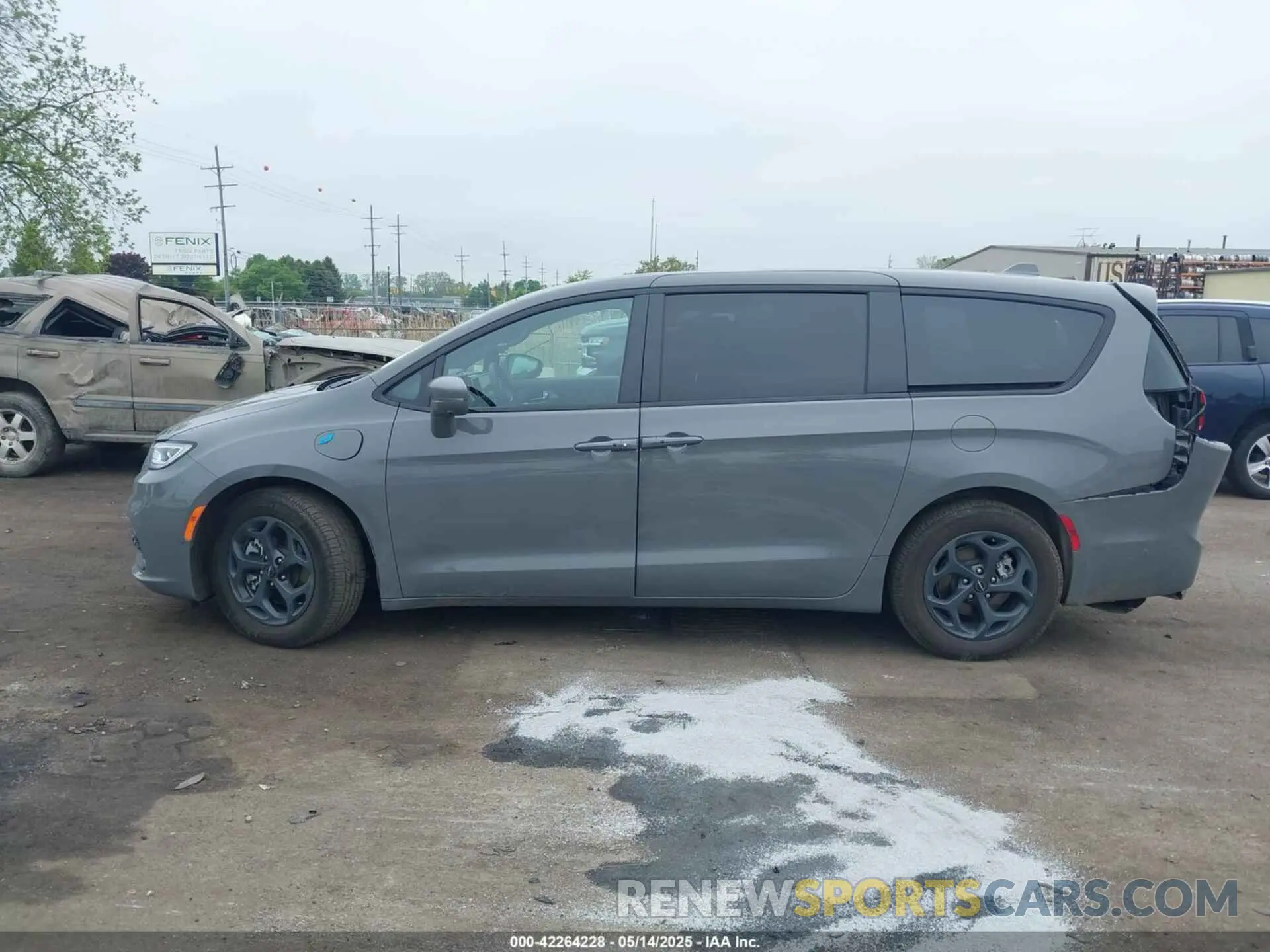 14 fotografías del automóvil dañado 2C4RC1S74NR212475 CHRYSLER PACIFICA HYBRID 2022