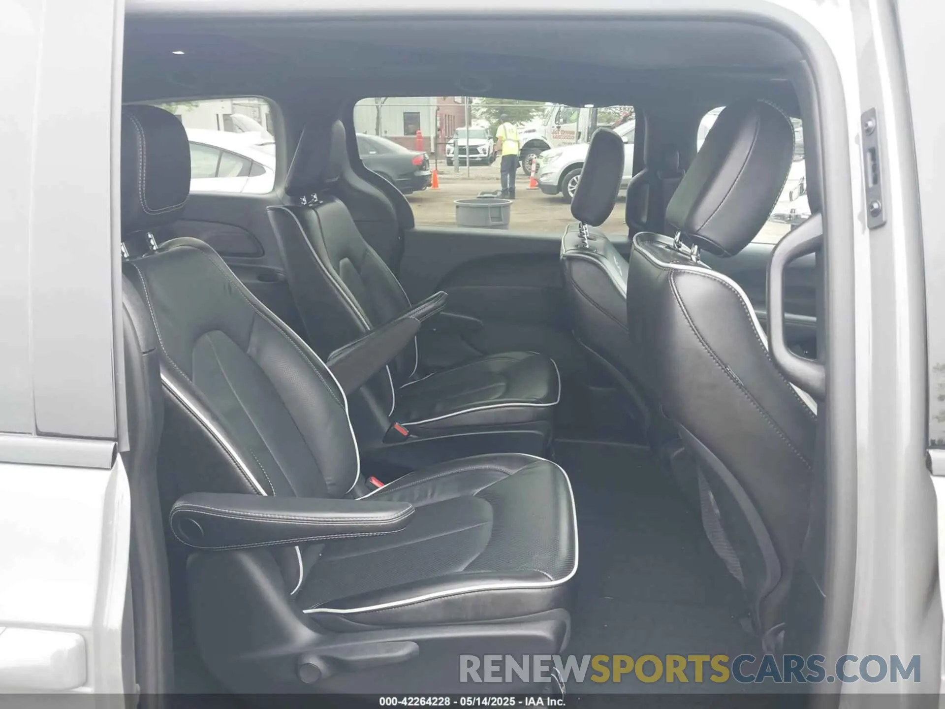 8 fotografías del automóvil dañado 2C4RC1S74NR212475 CHRYSLER PACIFICA HYBRID 2022