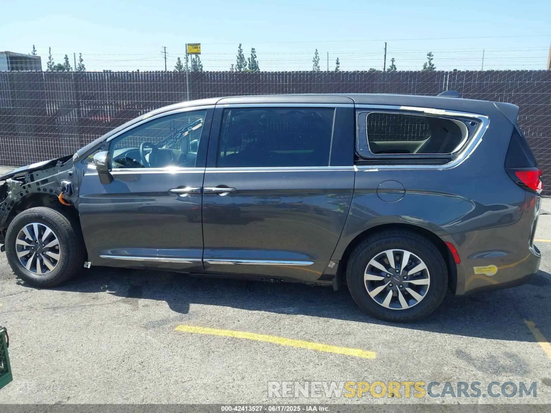 15 fotografías del automóvil dañado 2C4RC1S76NR135530 CHRYSLER PACIFICA HYBRID 2022