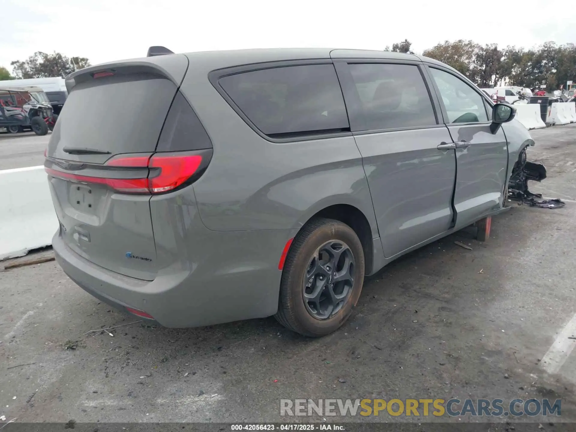 4 fotografías del automóvil dañado 2C4RC1L71PR584485 CHRYSLER PACIFICA HYBRID 2023