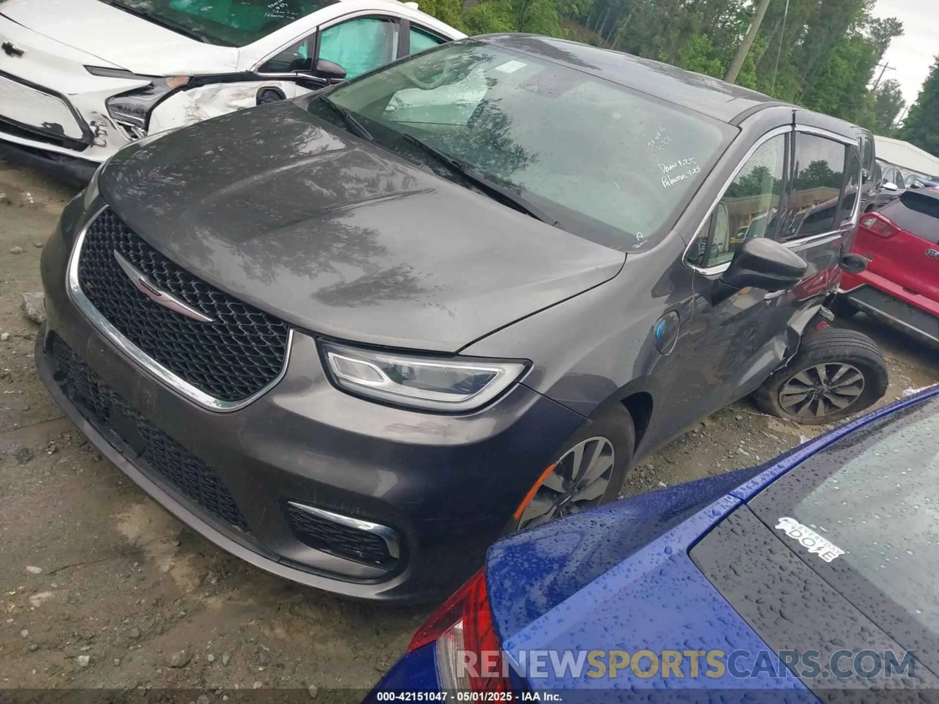2 fotografías del automóvil dañado 2C4RC1L72PR540902 CHRYSLER PACIFICA HYBRID 2023