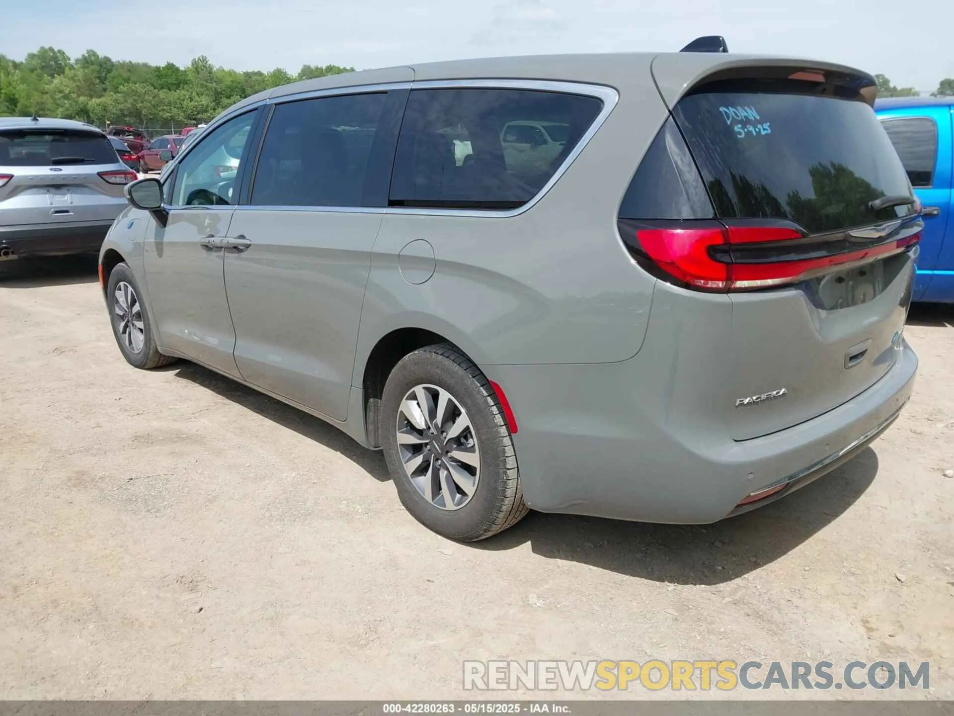 3 fotografías del automóvil dañado 2C4RC1L73PR522988 CHRYSLER PACIFICA HYBRID 2023